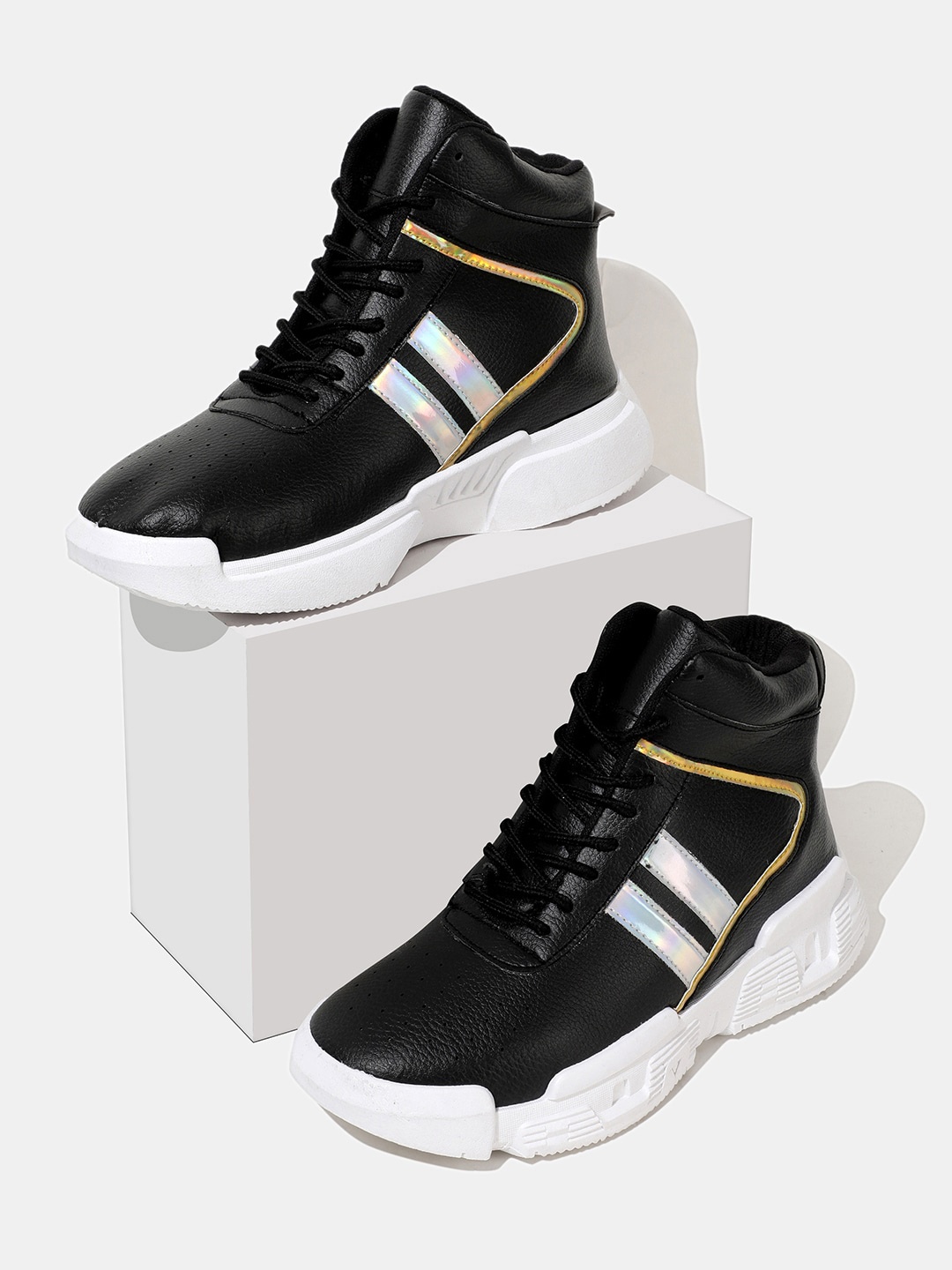 

RapidBox Men Black Striped Sneakers