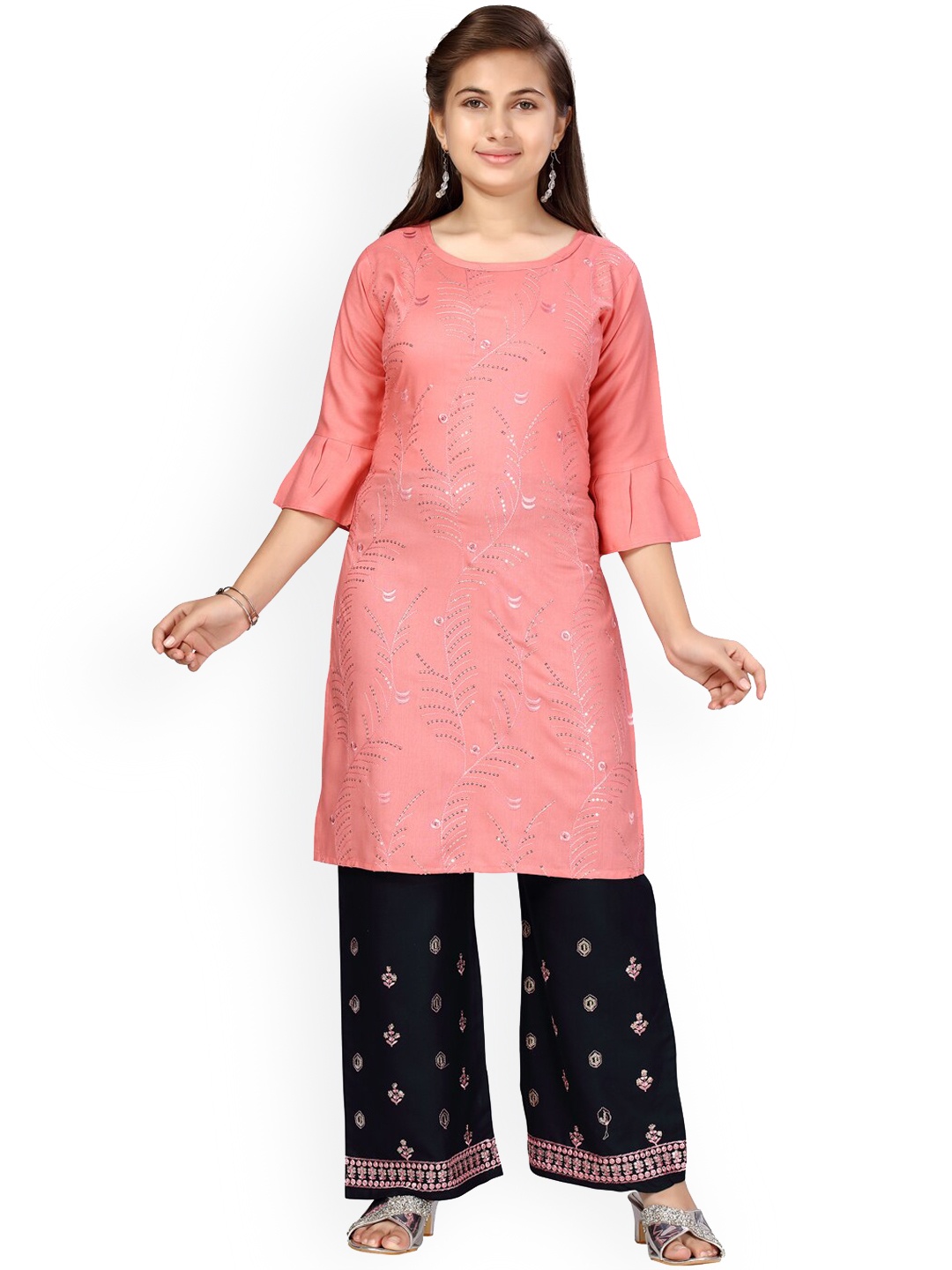 

Aarika Girls Peach-Coloured Ethnic Motifs Embroidered Regular Sequinned Pure Cotton Kurta with Trousers