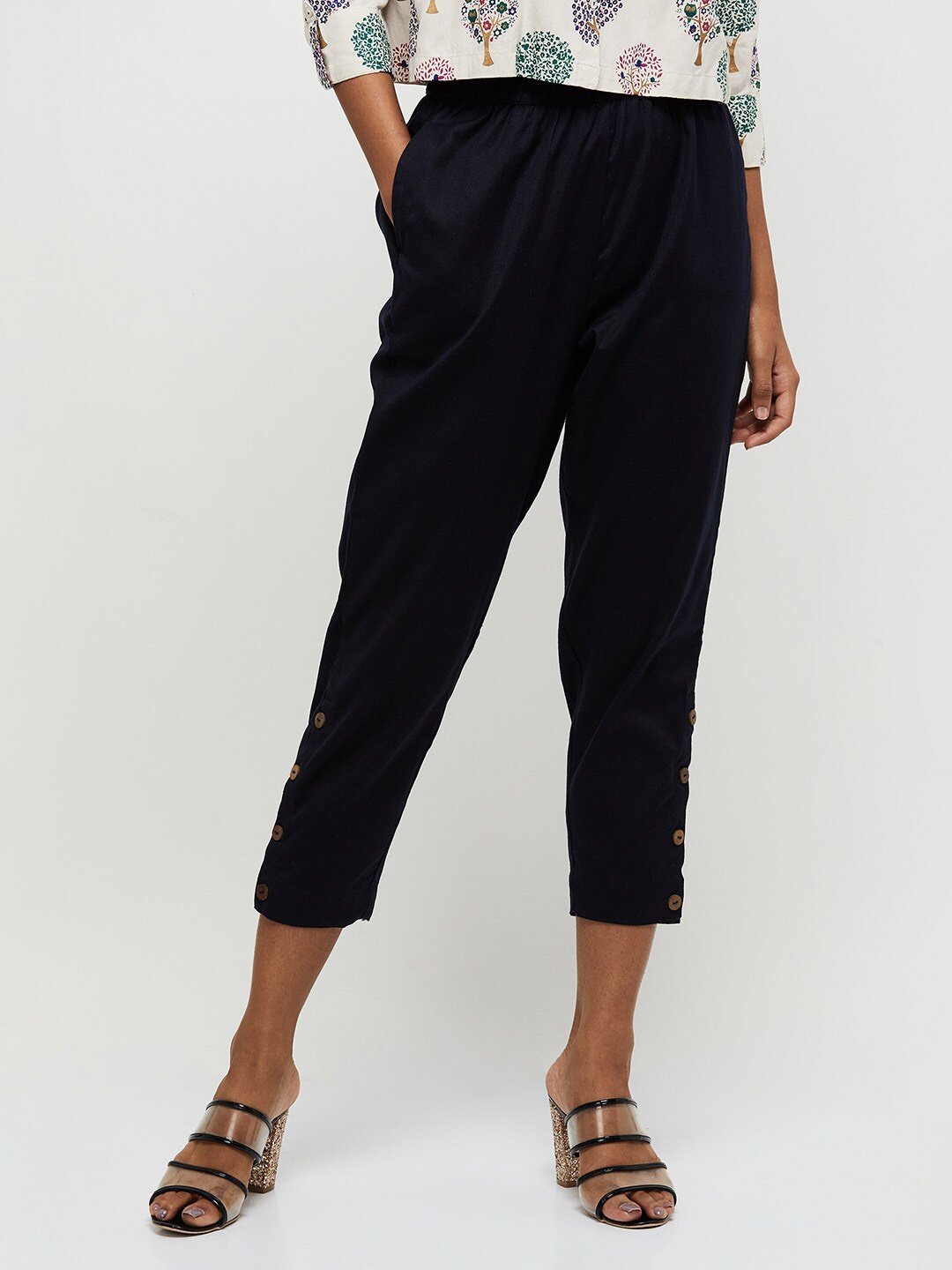 

max Women Navy Blue Capris