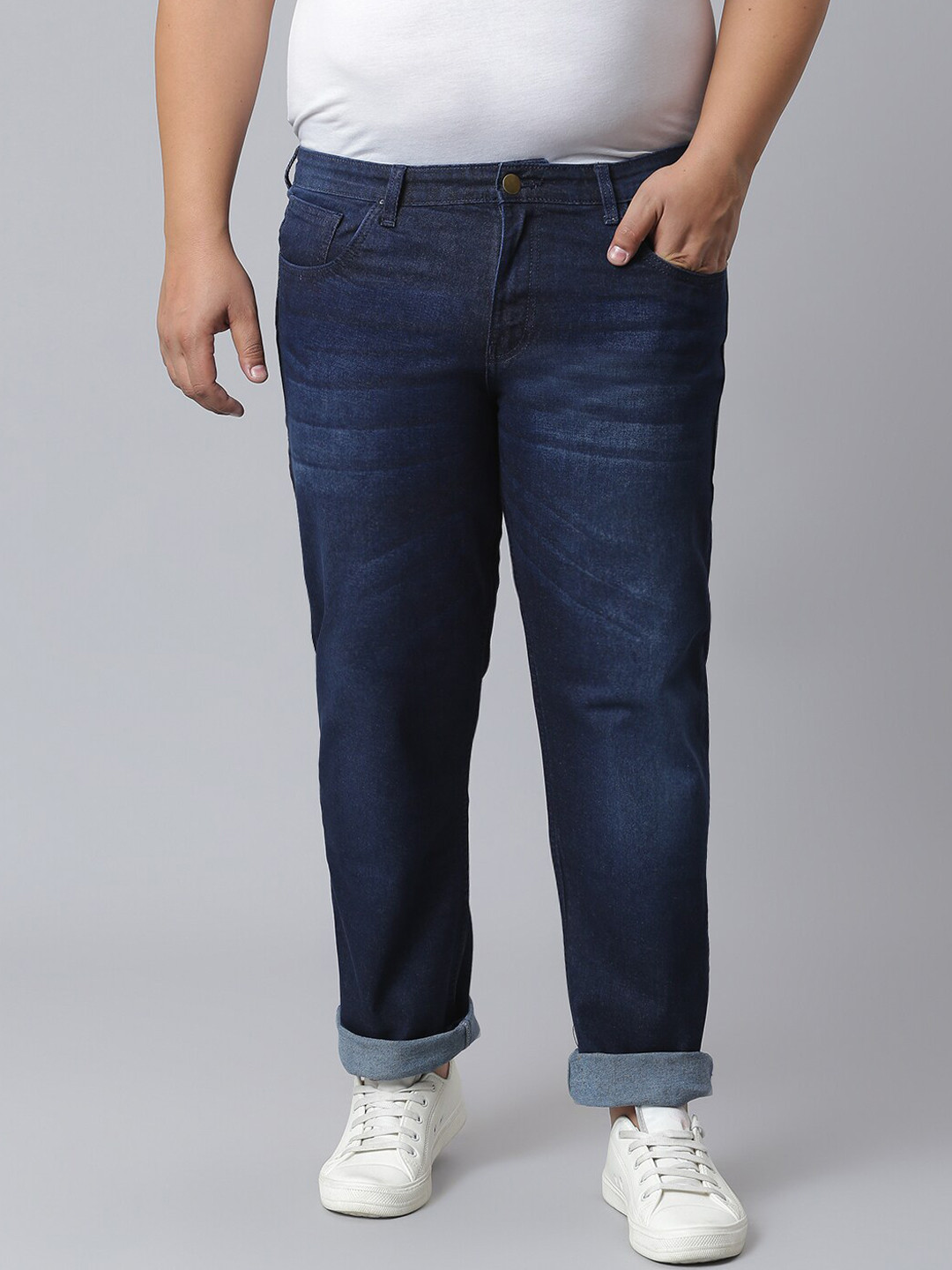 

Instafab Plus Men Navy Blue Light Fade Jeans