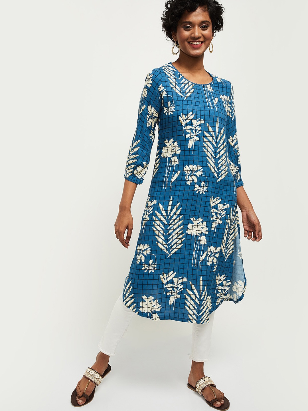 

max Women Blue & White Floral Printed Kurta