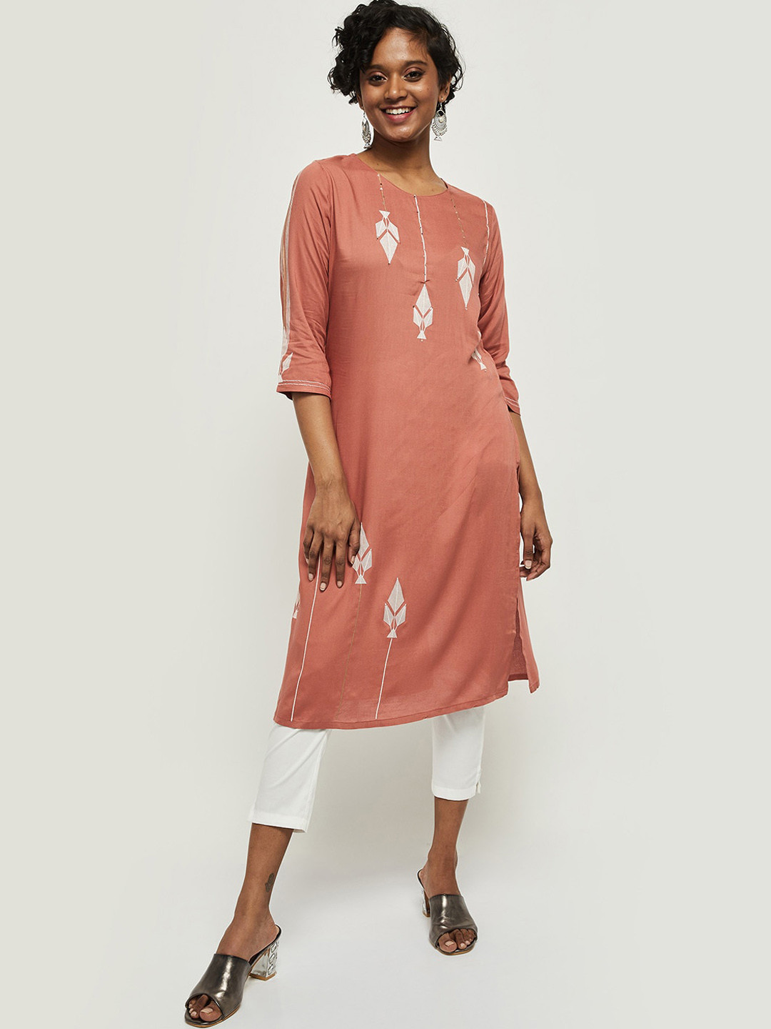 

max Women Coral Pink Geometric Printed Kurta
