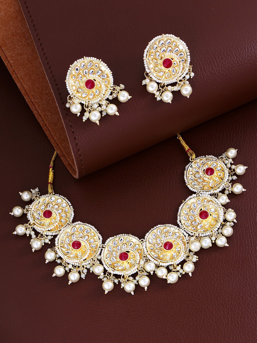 

aadita Gold-Plated White & Red Kundan-Studded & Pearl Beaded Handcrafted Jewellery Set