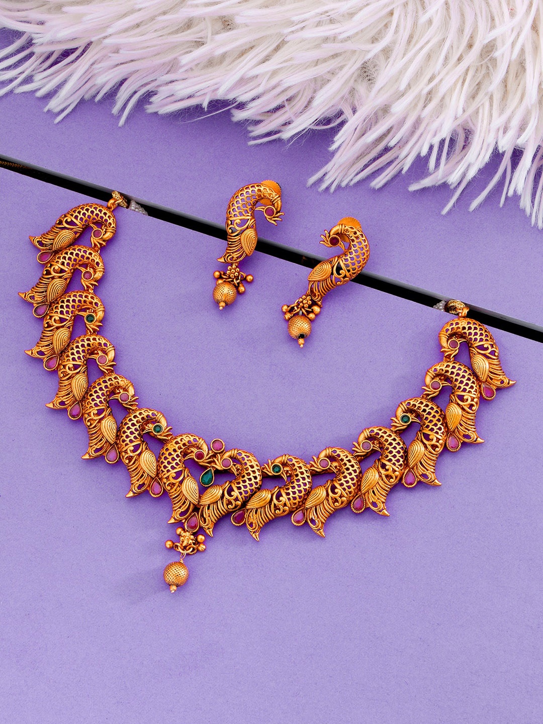 

aadita Gold-Plated Seahorn Antique Choker Jewellery Set