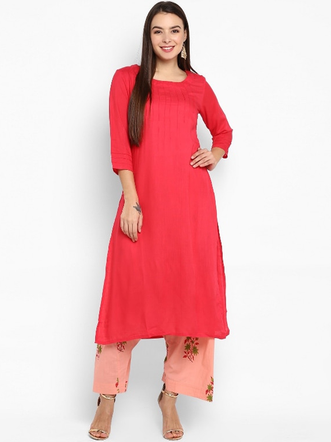 

antaran Women Red Solid Kurta