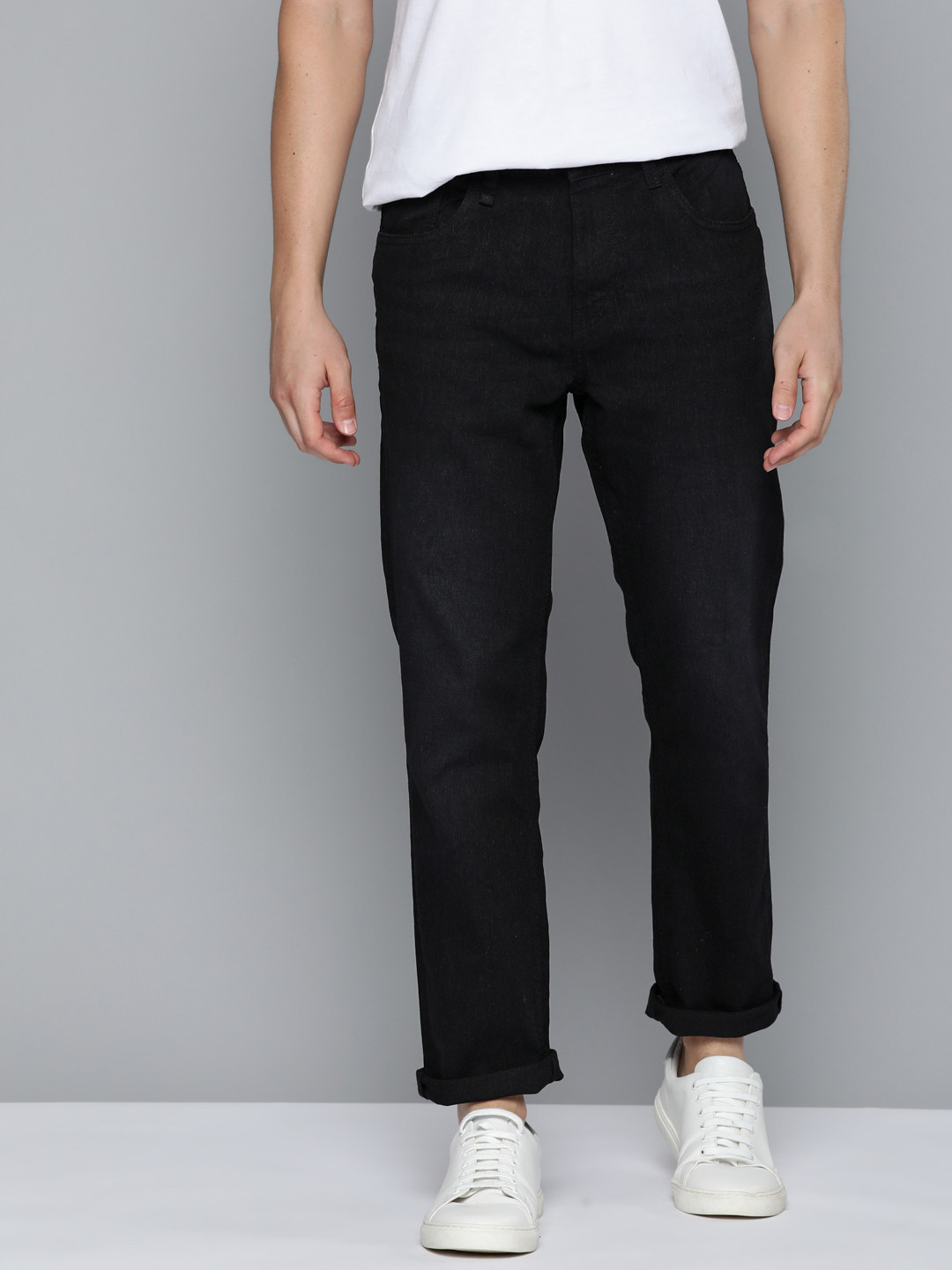

Mast & Harbour Men Black Tapered Fit Jeans