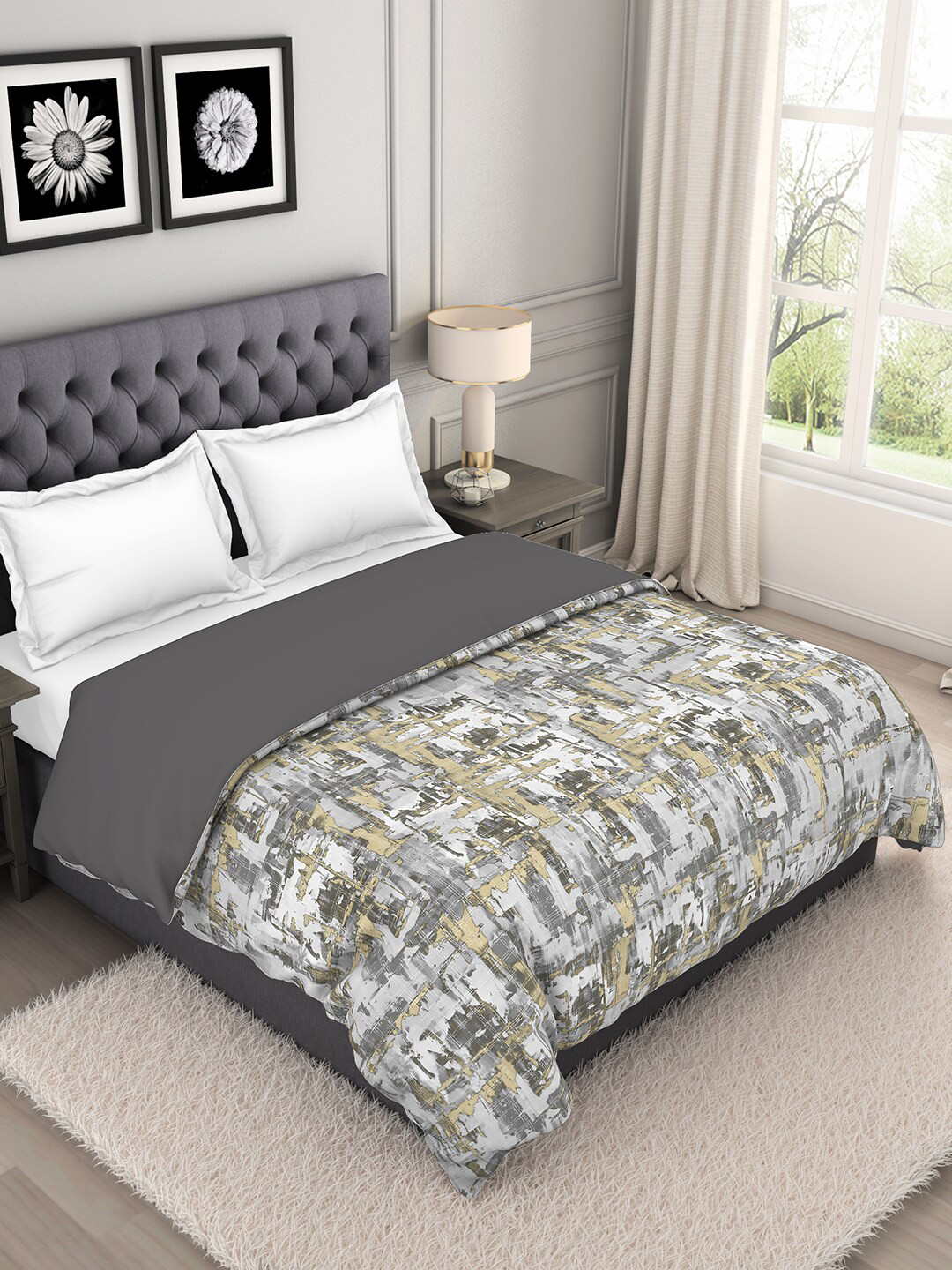 

SPACES Grey & Cream-Coloured AC Room 210 GSM Double Bed Quilt