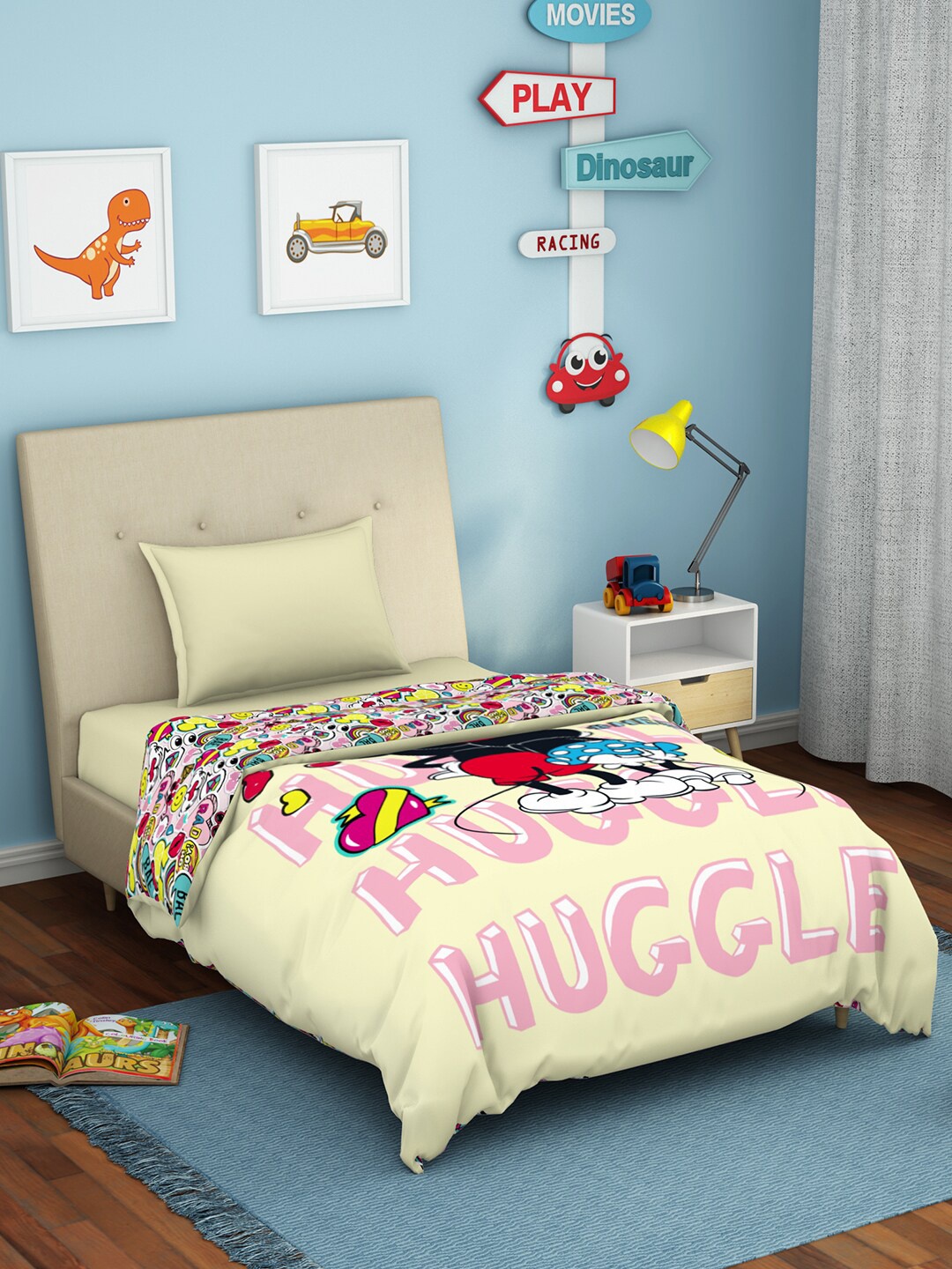 

SPACES Cream-Coloured & Pink Mickey & Friends AC Room Single Bed Quilt