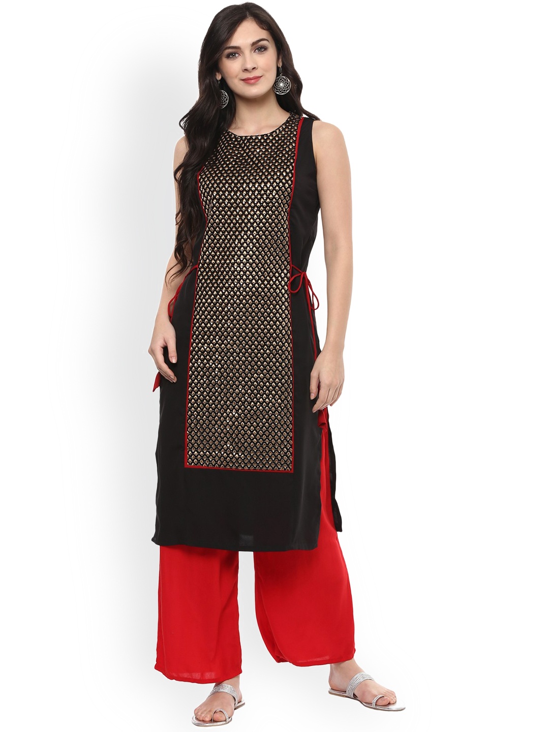 

Pannkh Women Black Embroidered Straight Kurta