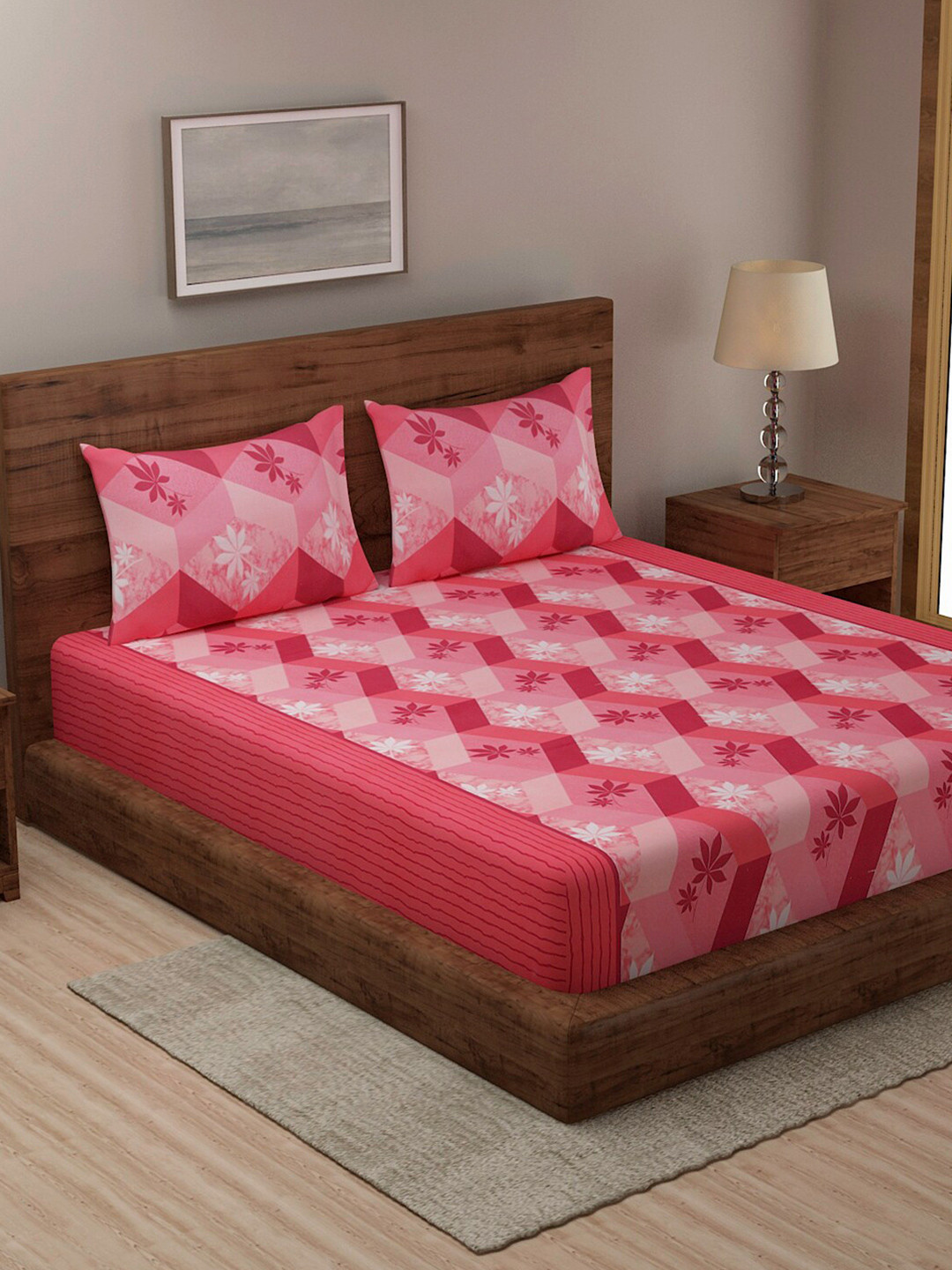 

Niamh by Tag 7 Pink & White Geometric Pure Cotton 330 TC King Bedsheet & 2 Pillow Covers