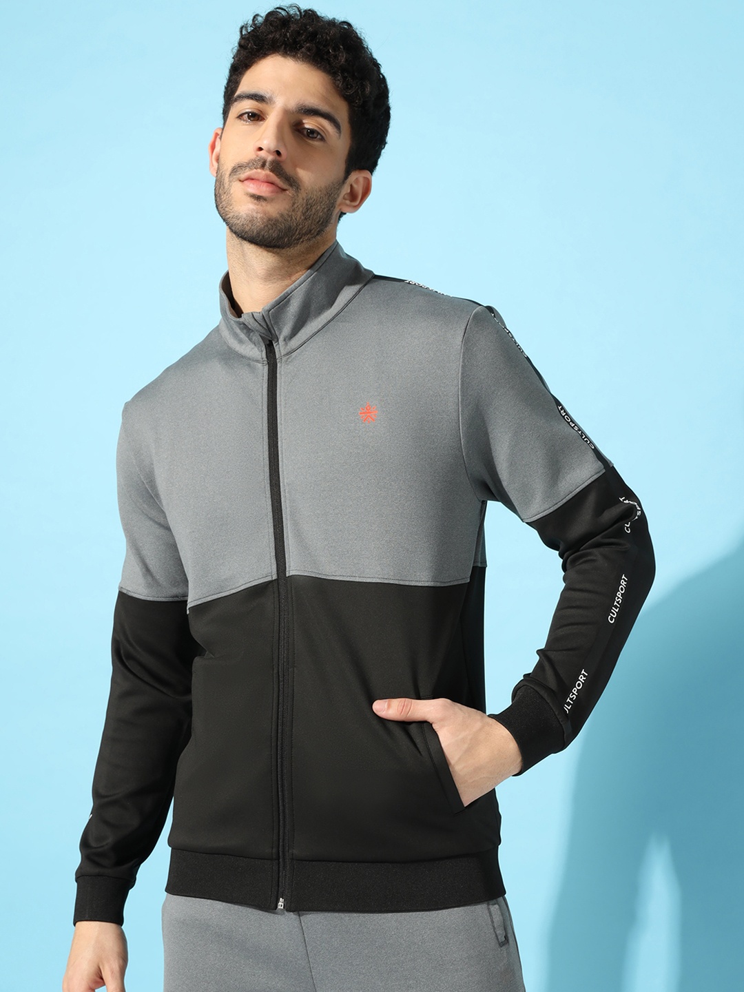 

Cultsport Men Black Colourblocked Sweatshirt