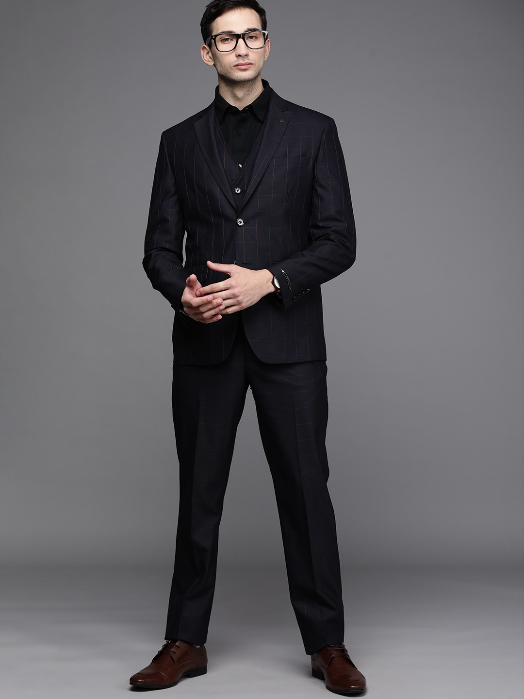 

Louis Philippe Men Navy Blue Single-Breasted Formal Suit