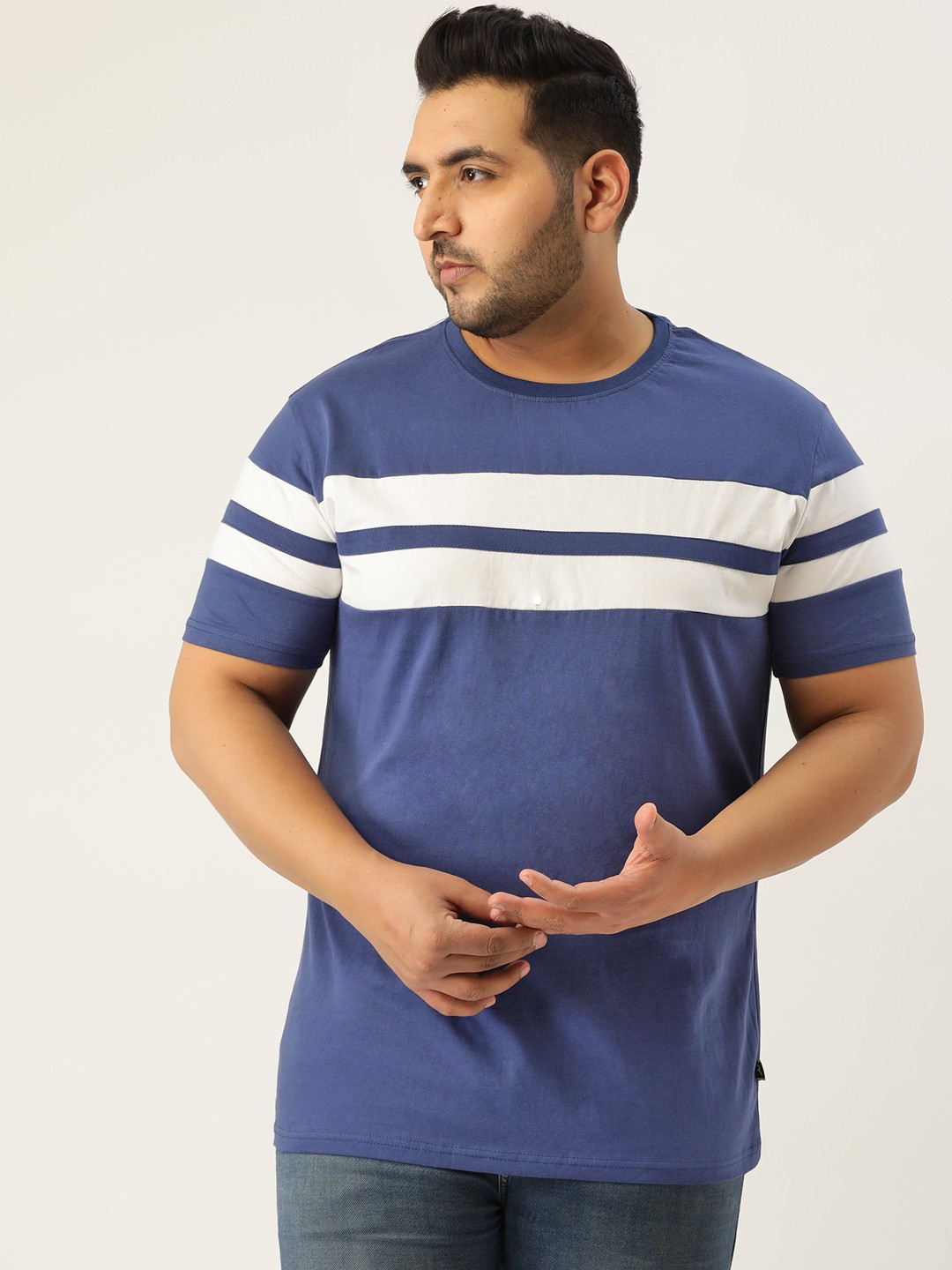 

Rodzen Plus Size Men Blue & White Colourblocked T-shirt