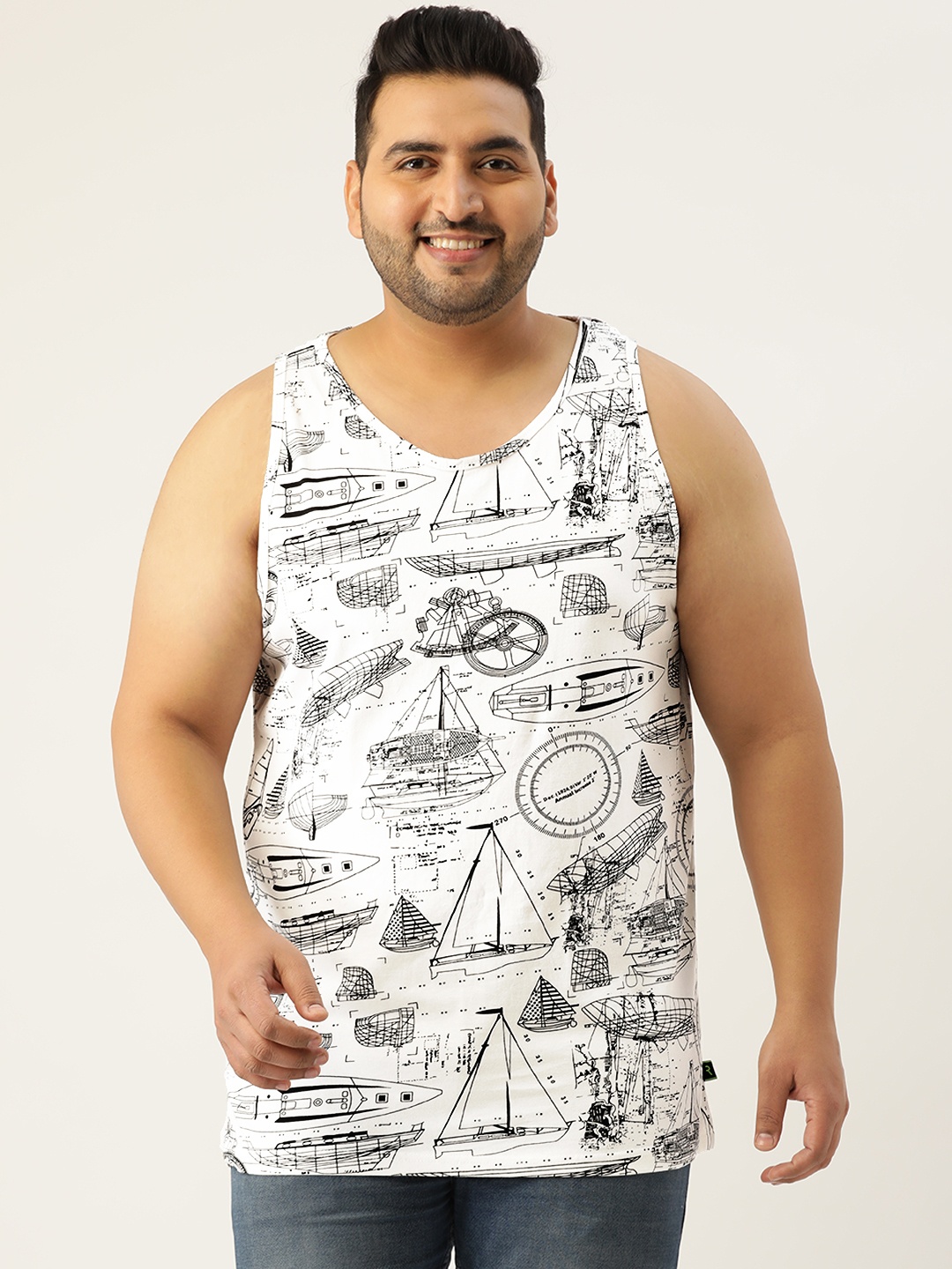 

Rodzen Plus Size Men White & Black Printed T-shirt