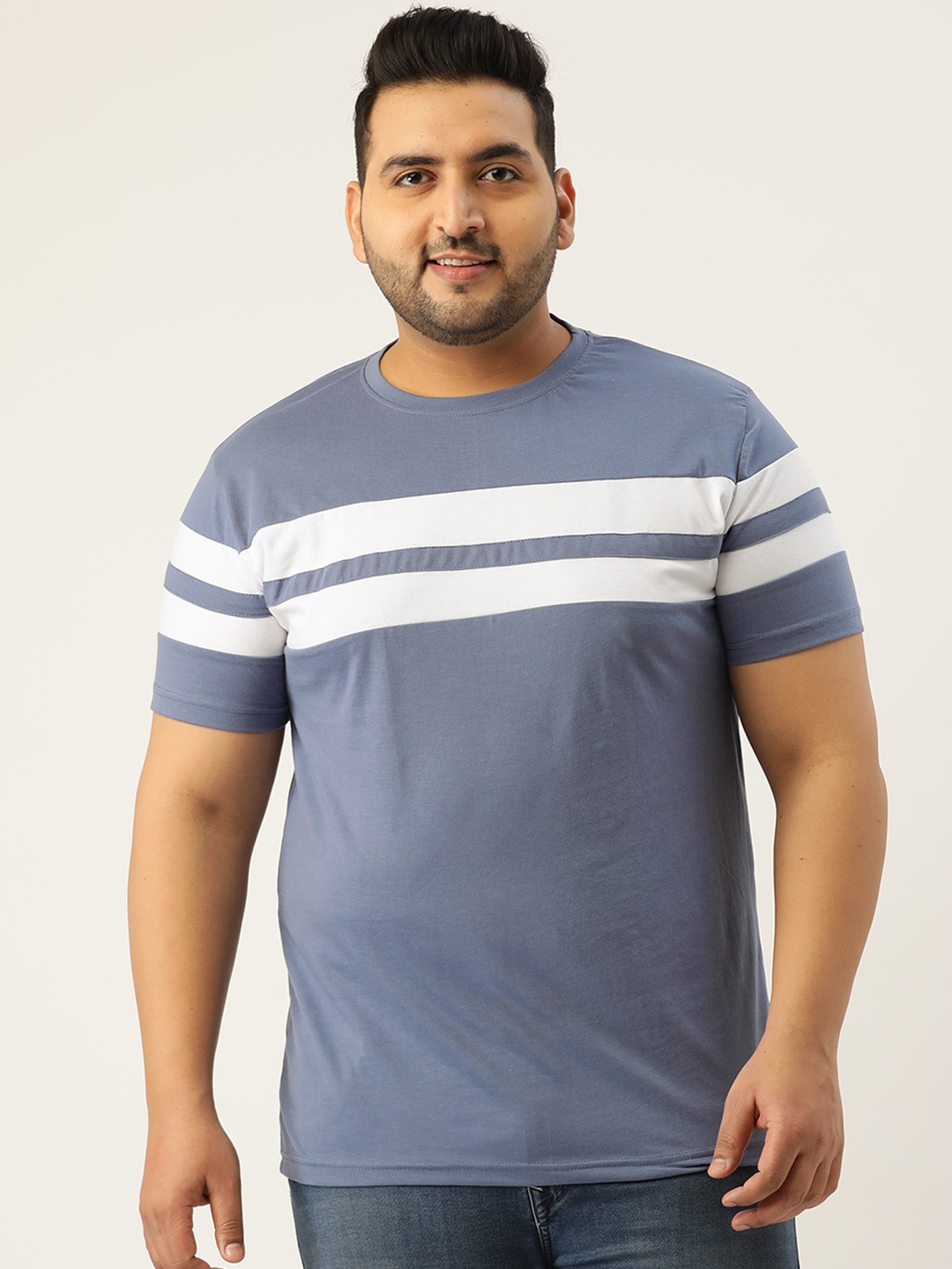 

Rodzen Plus Size Men Blue & White Colourblocked T-shirt