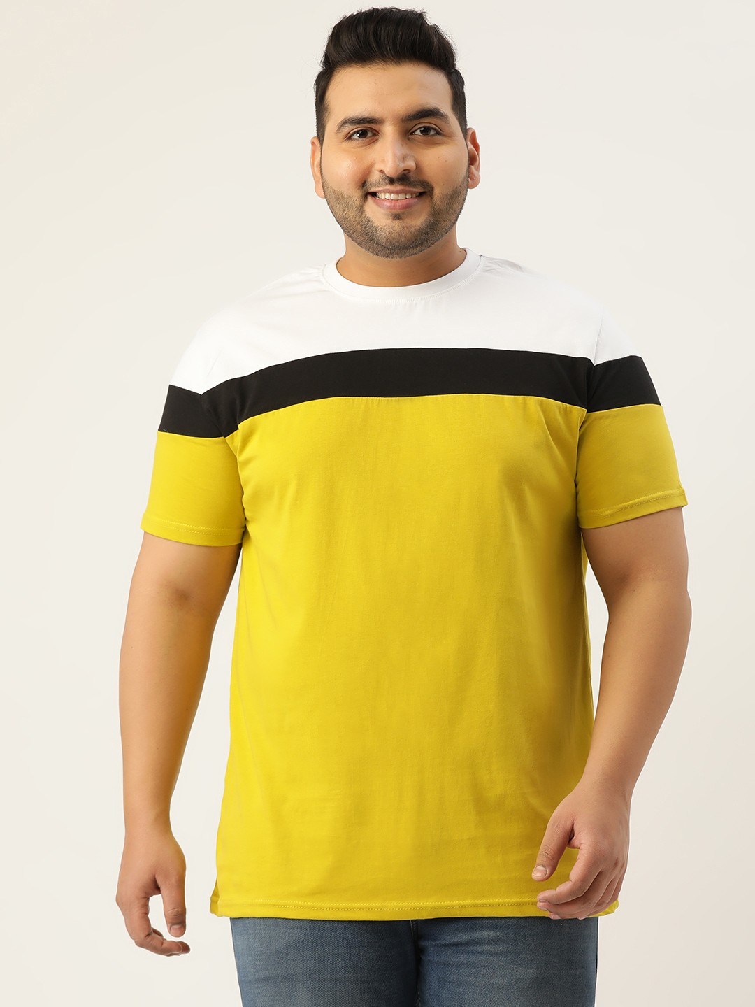 

Rodzen Plus Size Men Yellow & White Colourblocked T-shirt