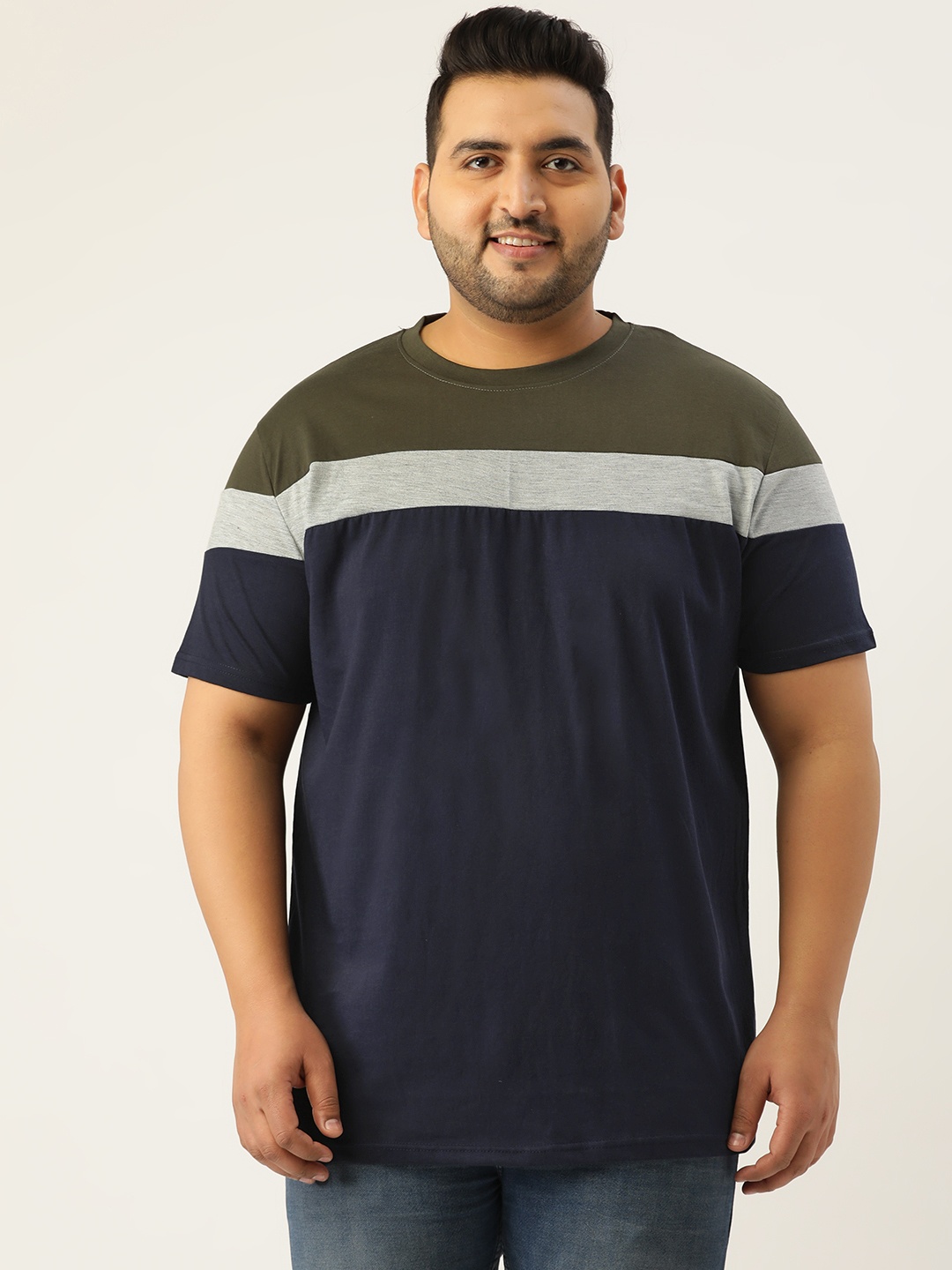 

Rodzen Plus Size Men Navy Blue & Olive Green Colourblocked T-shirt