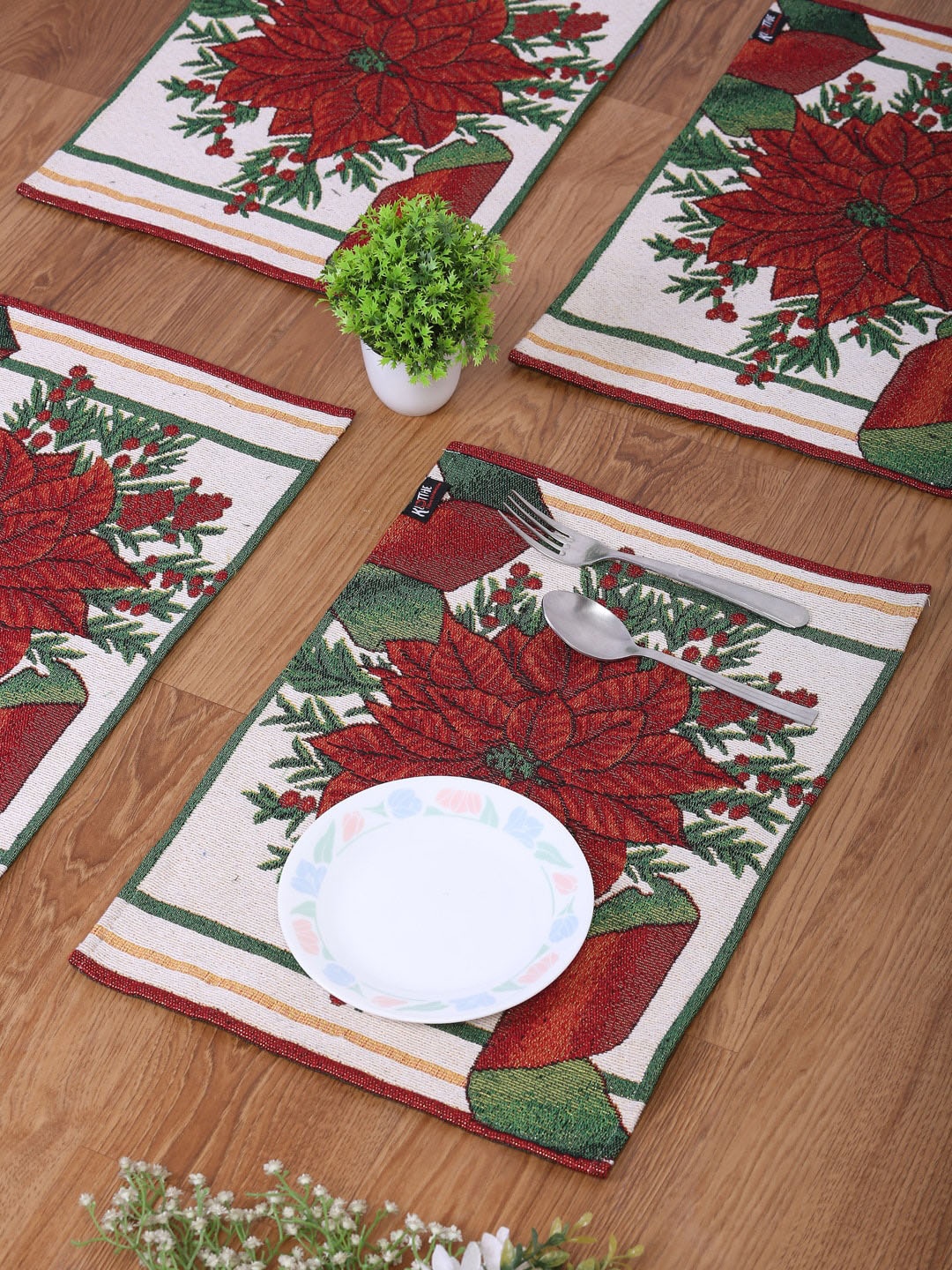 

KLOTTHE Set Of 6 Red & Green Printed Cotton Dining Table Placemats