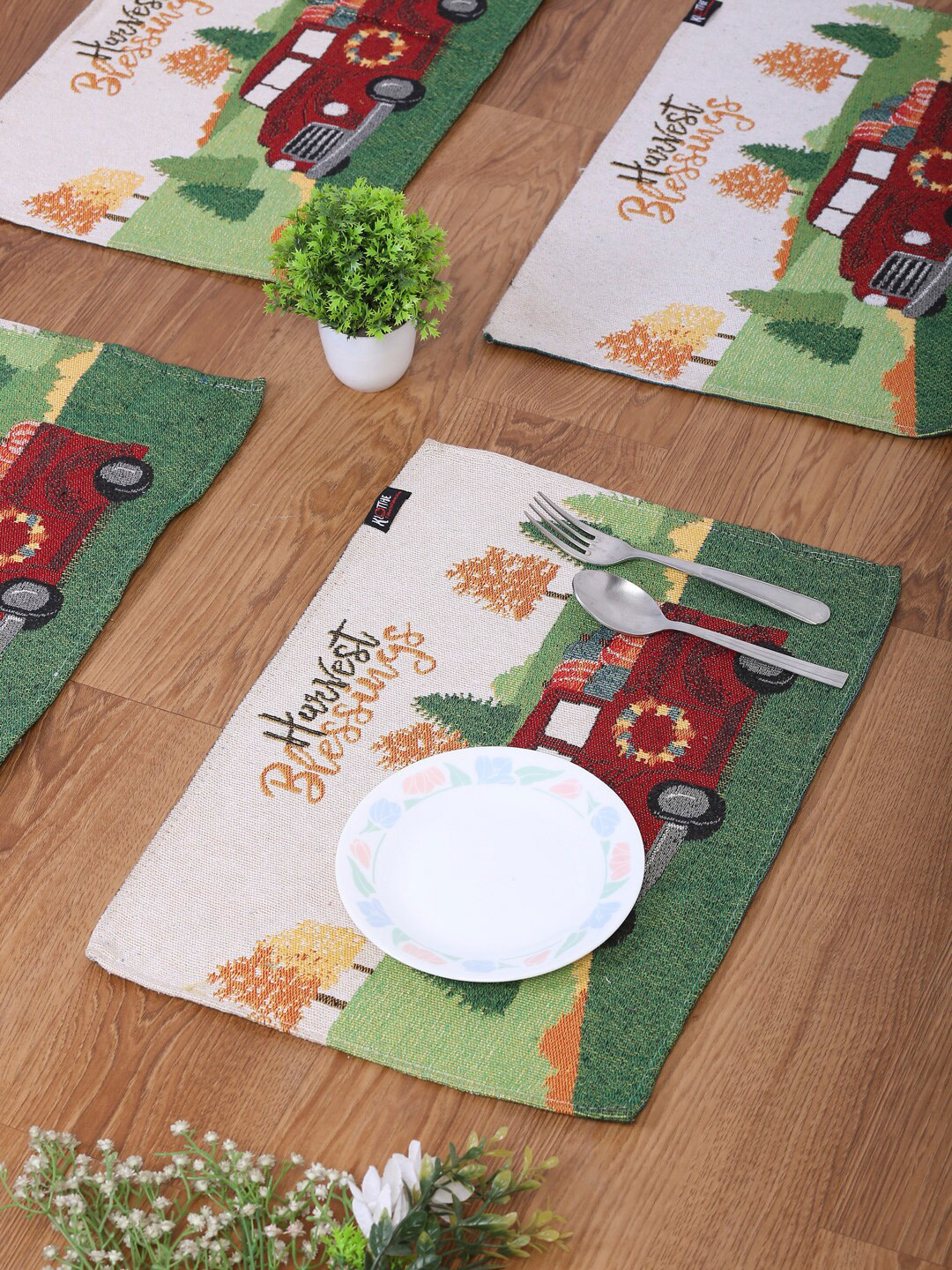 

KLOTTHE Set of 6 White & Red Woven Design Cotton Dining Table Placemats