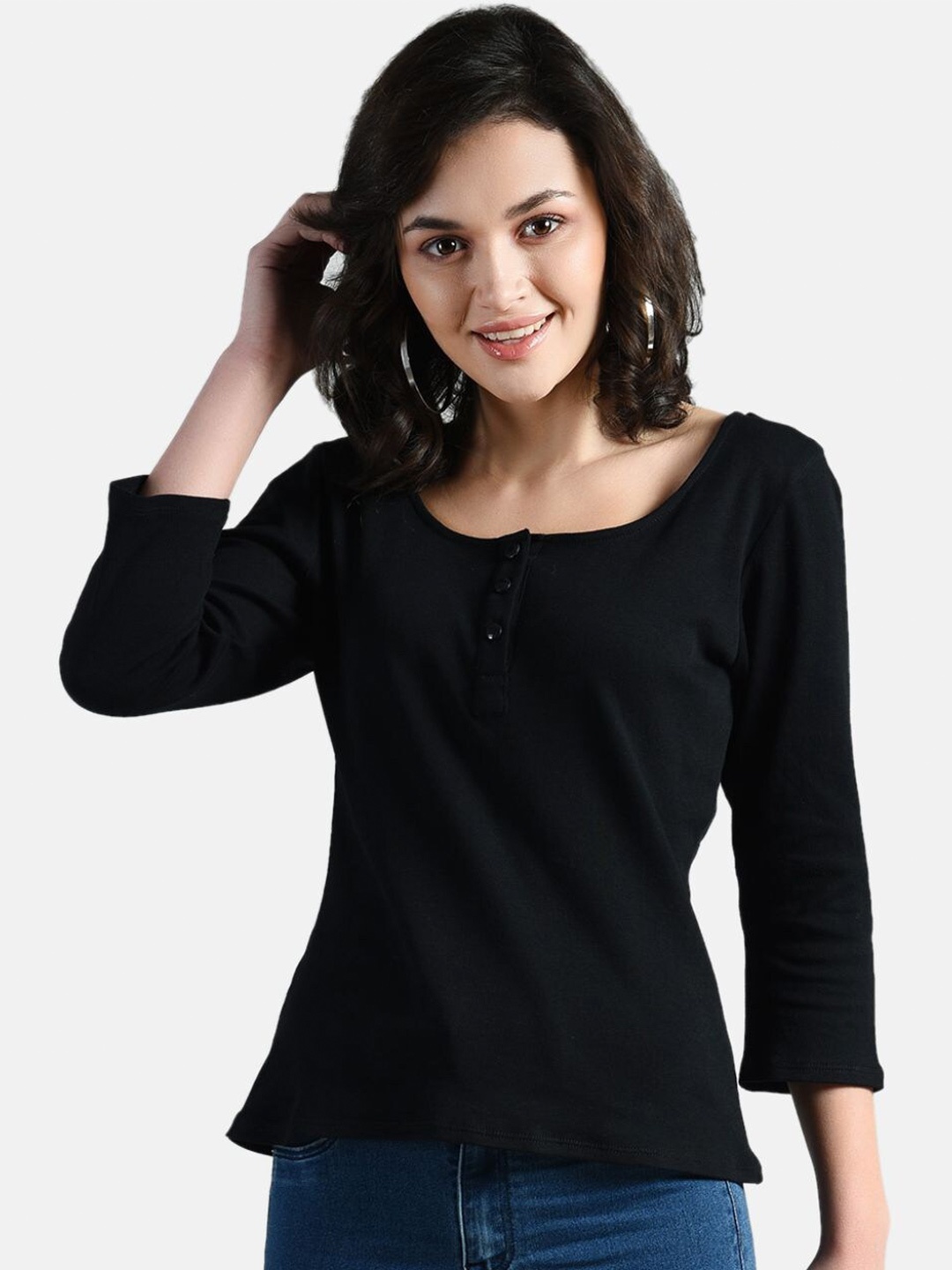 

AARA Woman Black Top