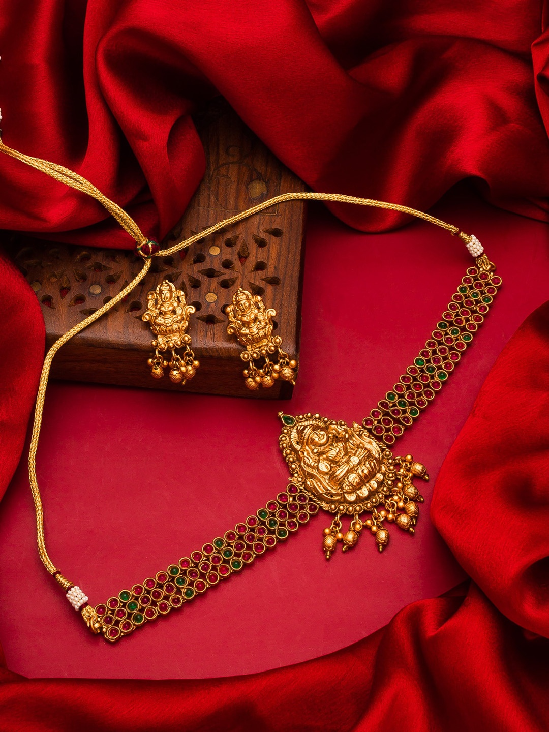 

aadita Gold-Plated & Pink Pearls Beaded Handcrafted Matinee Temple Jewellery Set