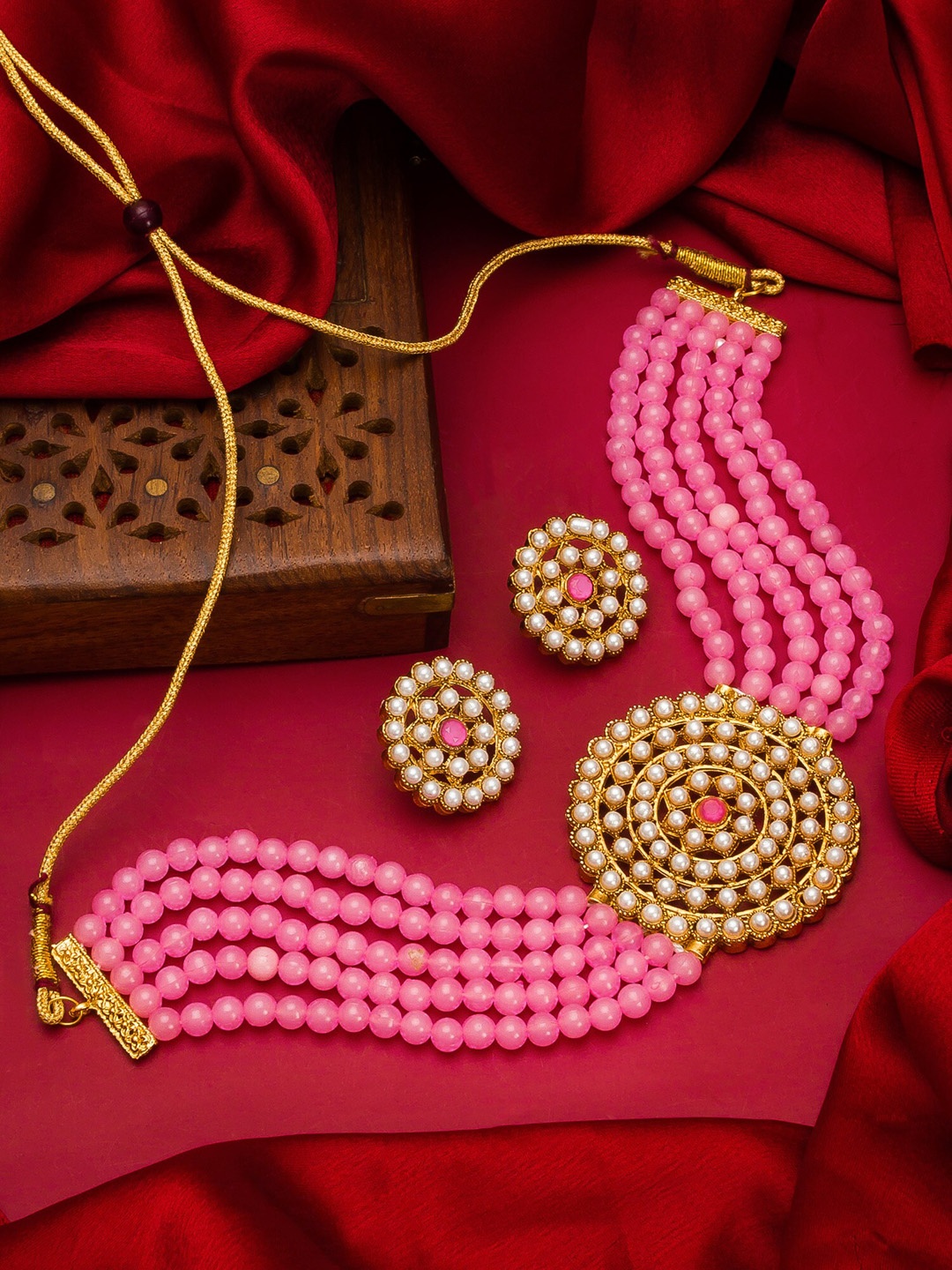 

aadita Gold-Toned & Pink Kundan-Studded & Pearl Beaded Handcrafted Jewellery Set