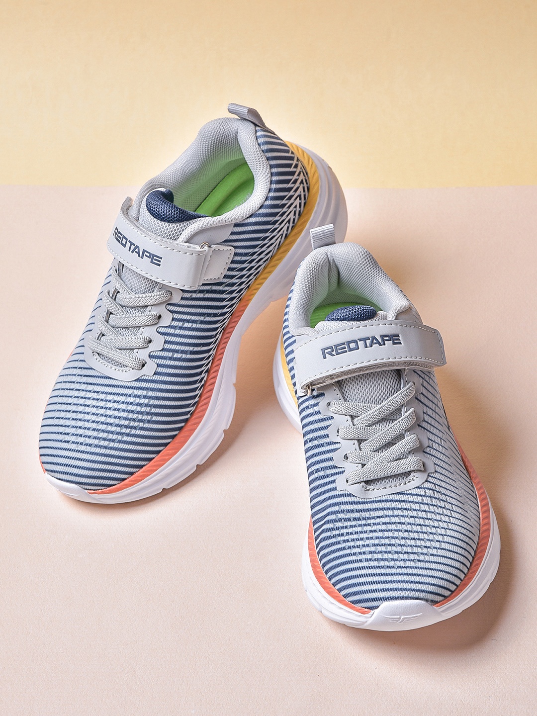 

Red Tape Kids Grey Printed Sports Shoes