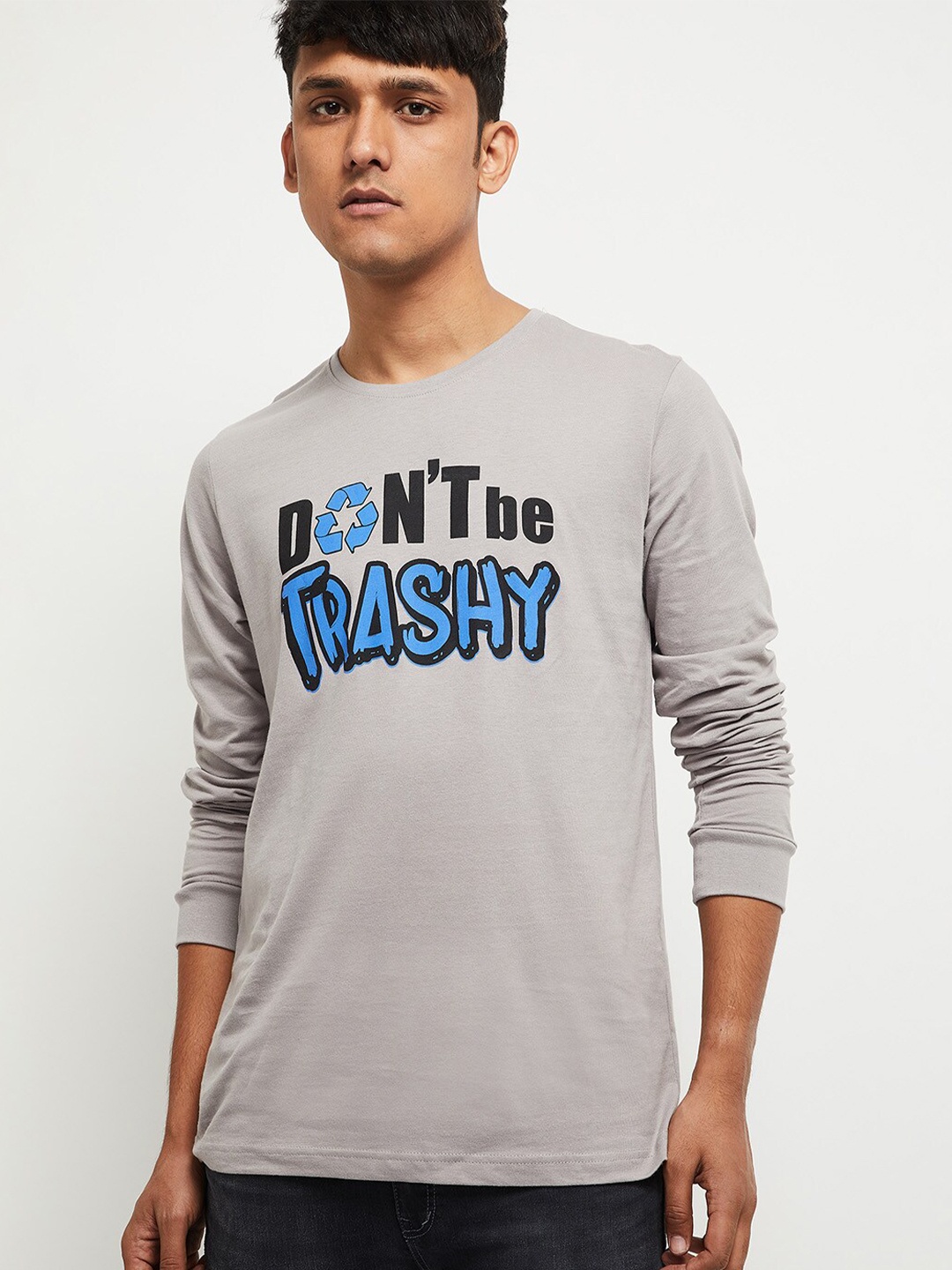 

max Men Grey & Blue Typography Printed T-shirt