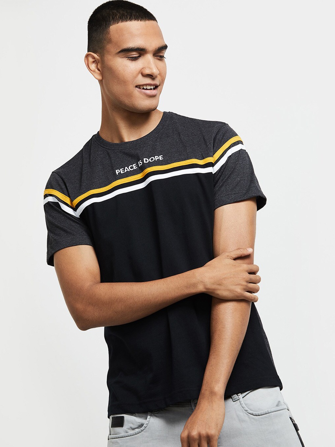 

max Men Charcoal Grey & Black Typography Printed T-shirt