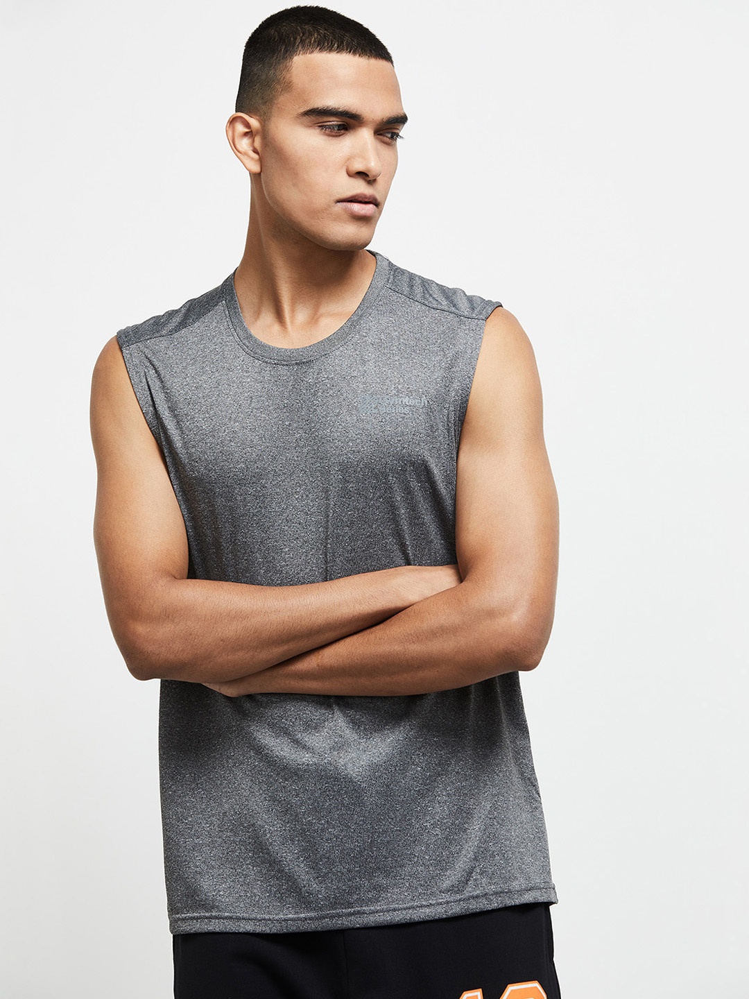 

max Men Grey Melange T-shirt