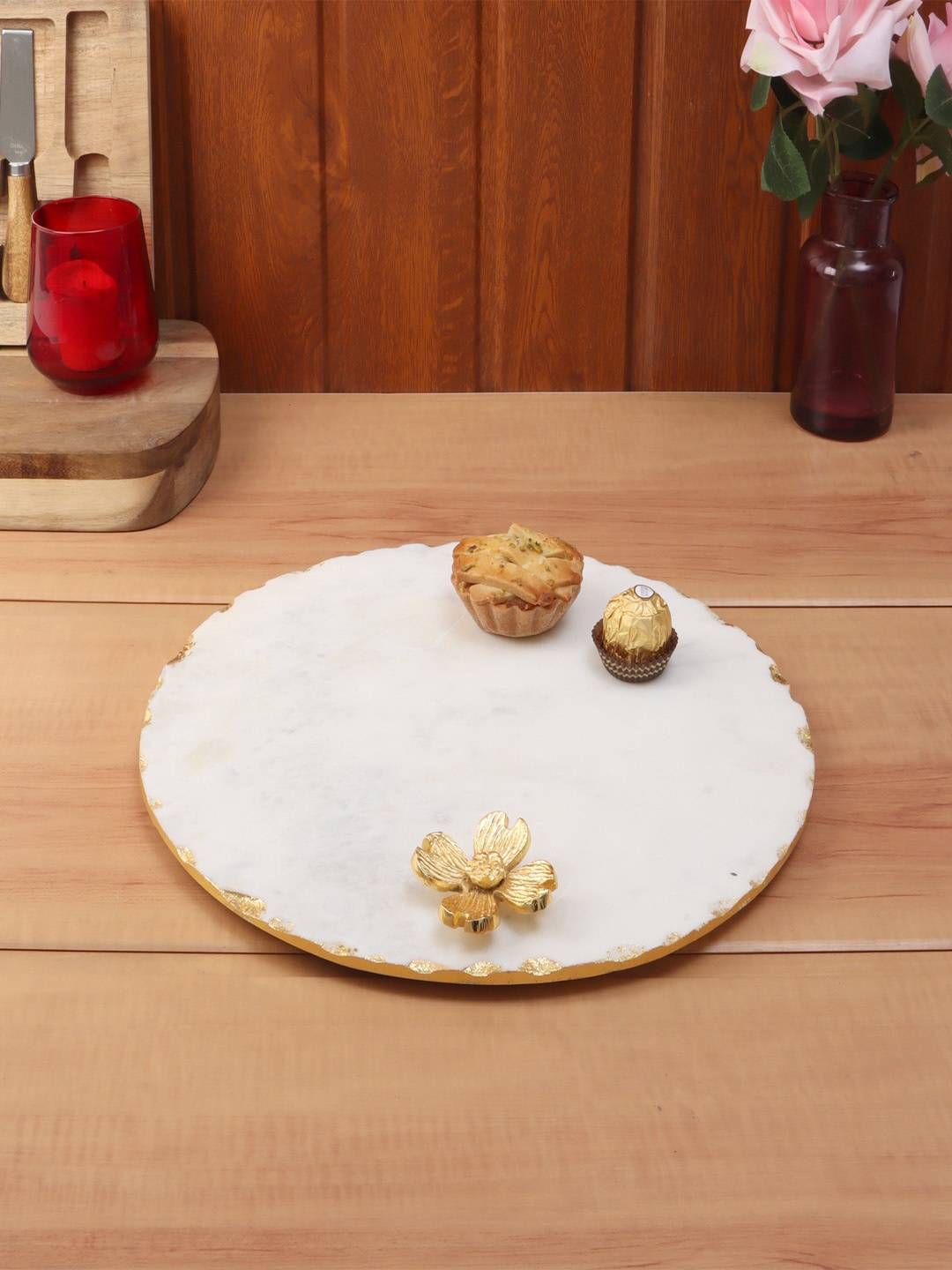 

NikkisPride White & Gold-Toned Foil Work Round Marble Platter