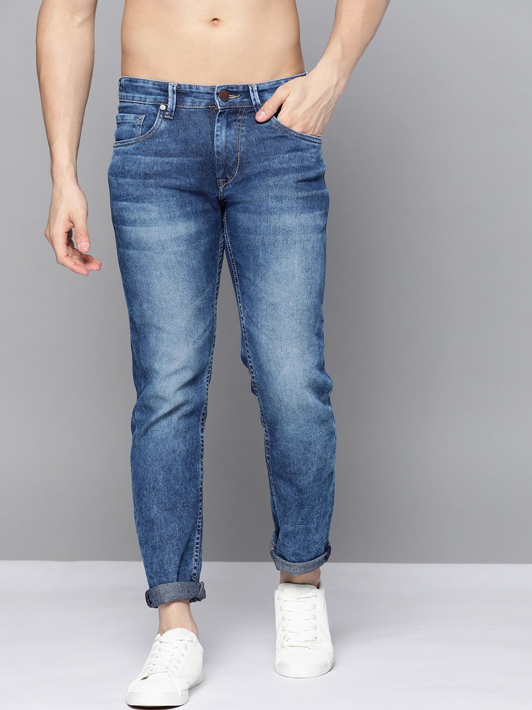 

HERE&NOW Men Blue Light Fade Stretchable Casual Jeans