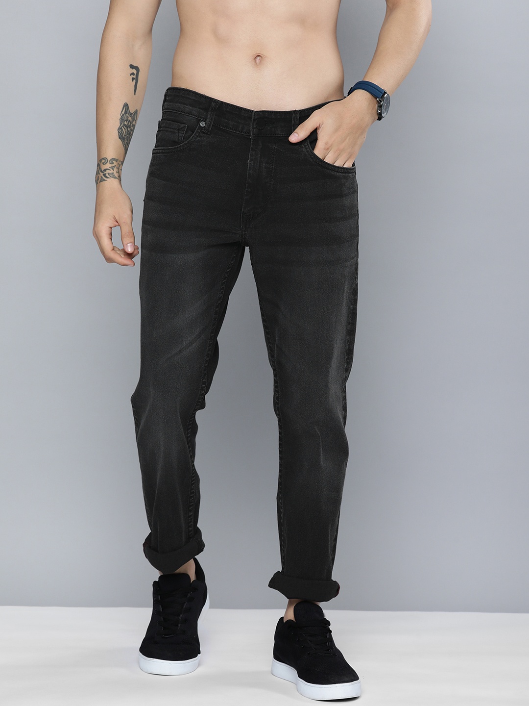 

HERE&NOW Men Black Slim Fit Mid-Rise Light Fade Stretchable Jeans