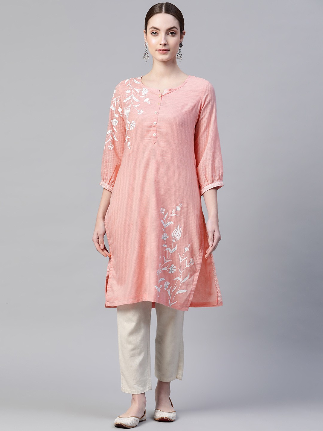

Rangriti Women Pink & White Ethnic Motifs Printed Pastels Kurta