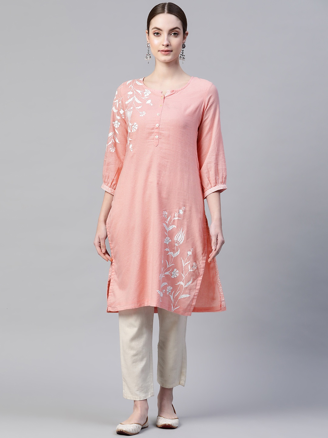 

Rangriti Women Pink & White Ethnic Motifs Printed Pastels Kurta