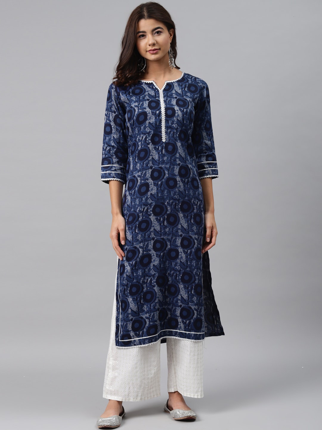 

Gerua By Libas Women Blue Printed Keyhole Neck Thread Work Kurta
