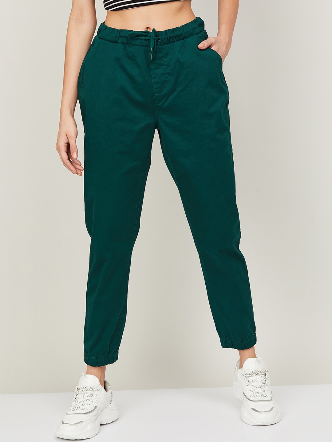 

Bossini Women Green Cotton Joggers