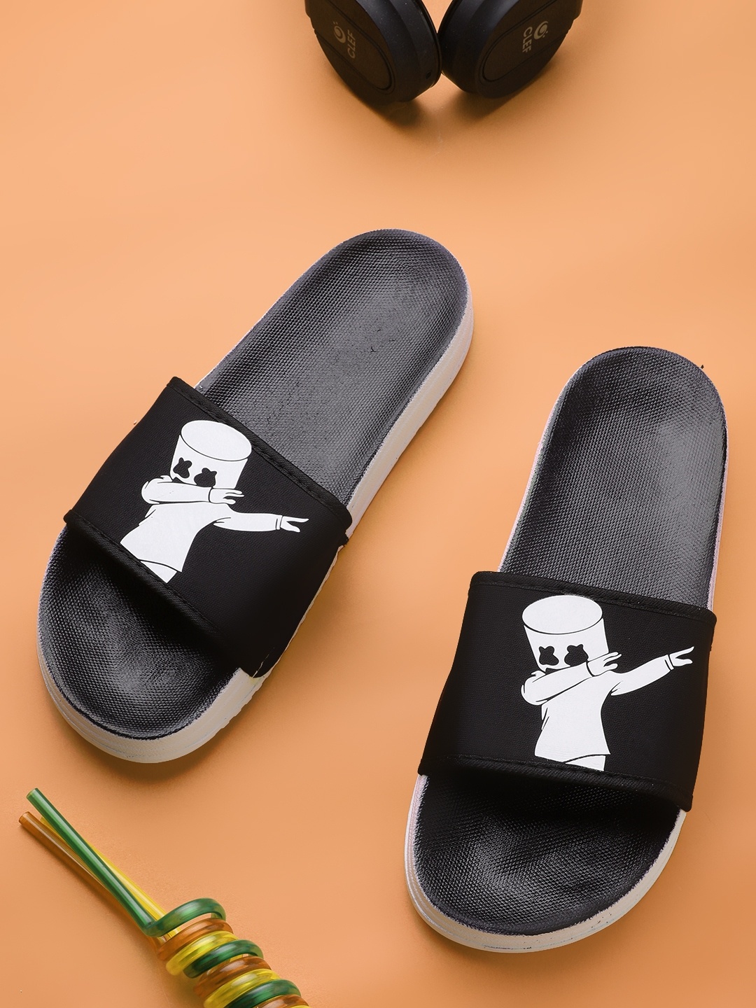 

Pampy Angel Men Black & White Printed Sliders