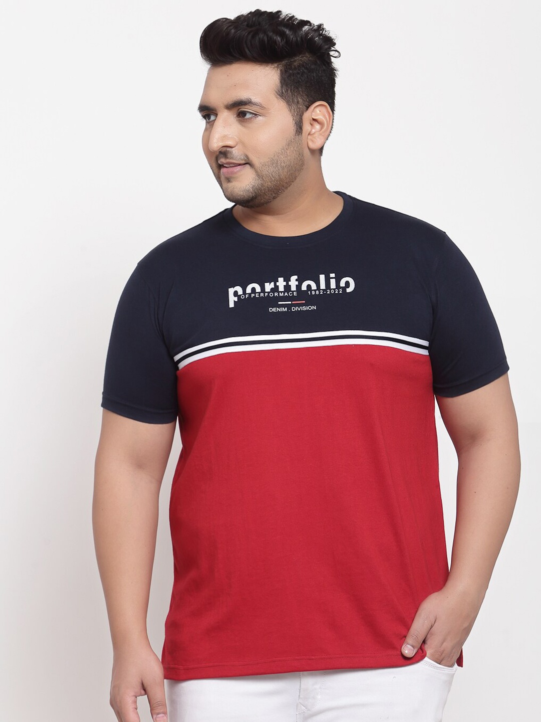 

PlusS Men Red Colourblocked T-shirt