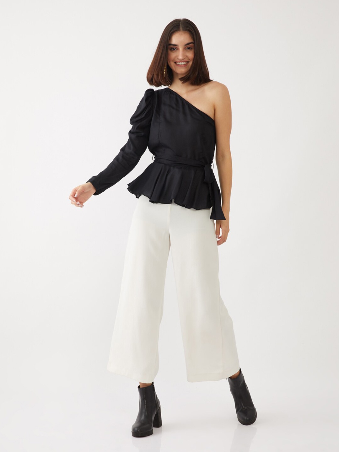 

Zink London Black One Shoulder Cinched Waist Top