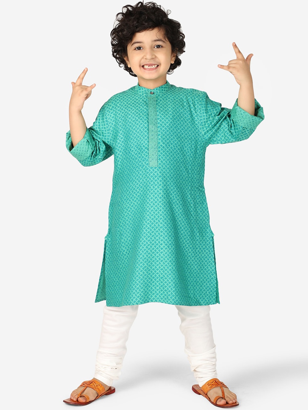 

Fabindia Boys Teal Green Printed Thread Work Kurta