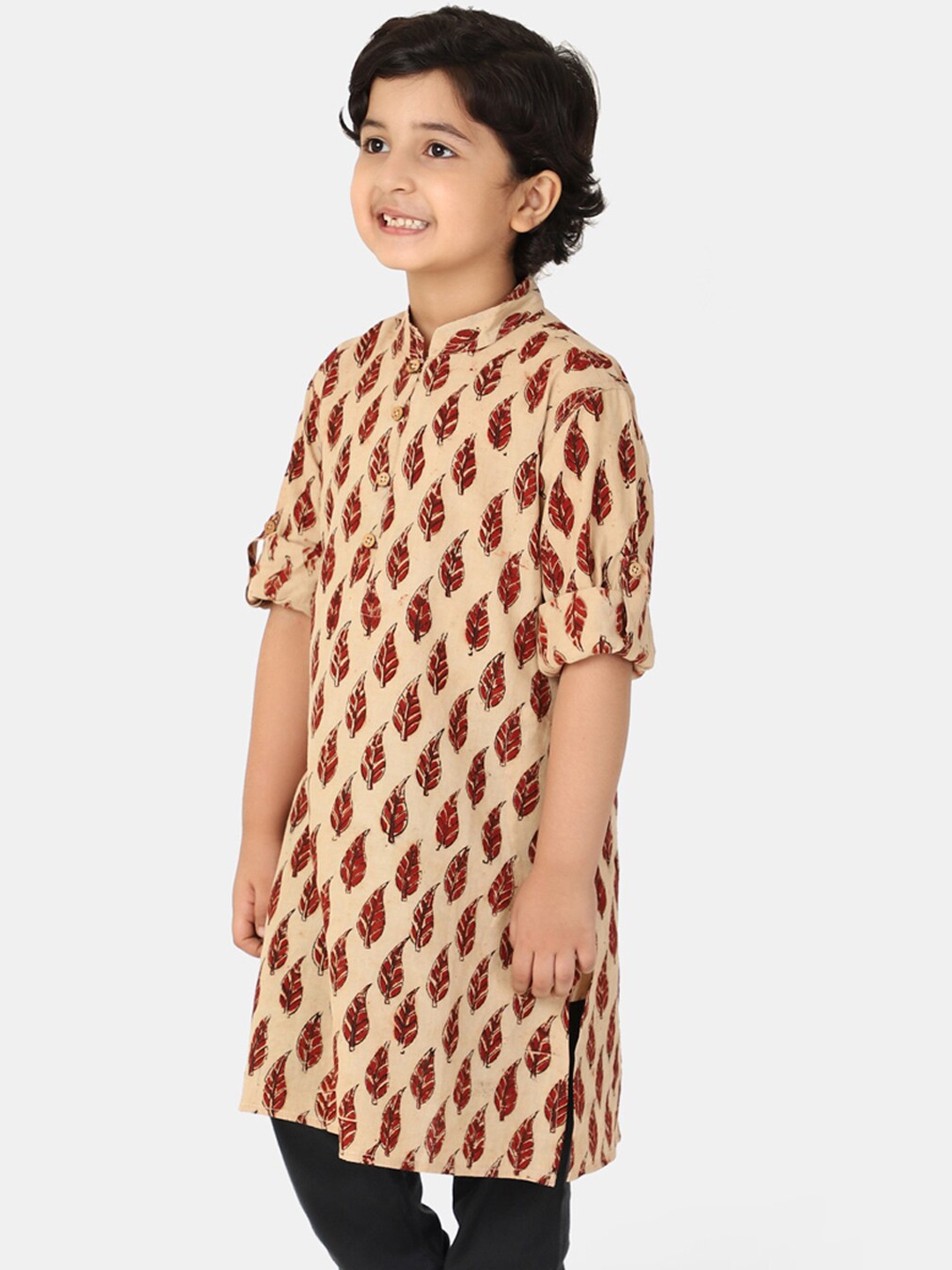 

Fabindia Boys Beige & Maroon Ethnic Motifs Printed Cotton Kurta