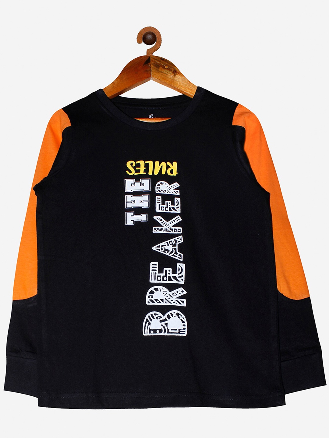 

KiddoPanti Boys Black Printed T-shirt