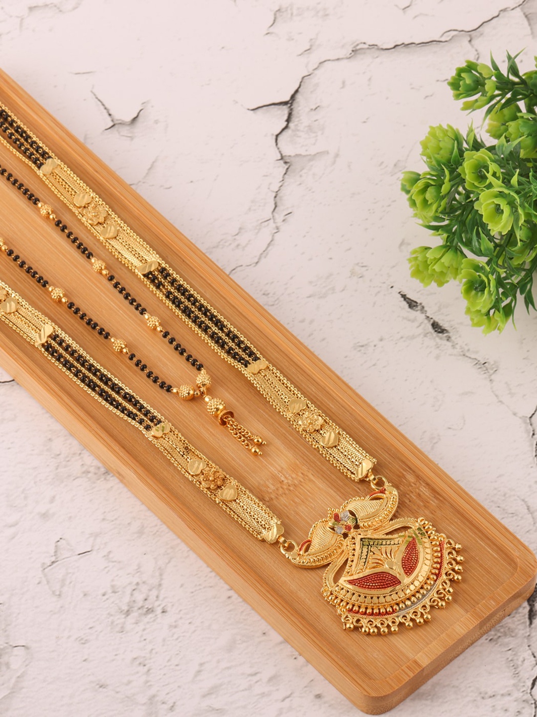 Brandsoon Woman Multi colour Mangalsutra Set
