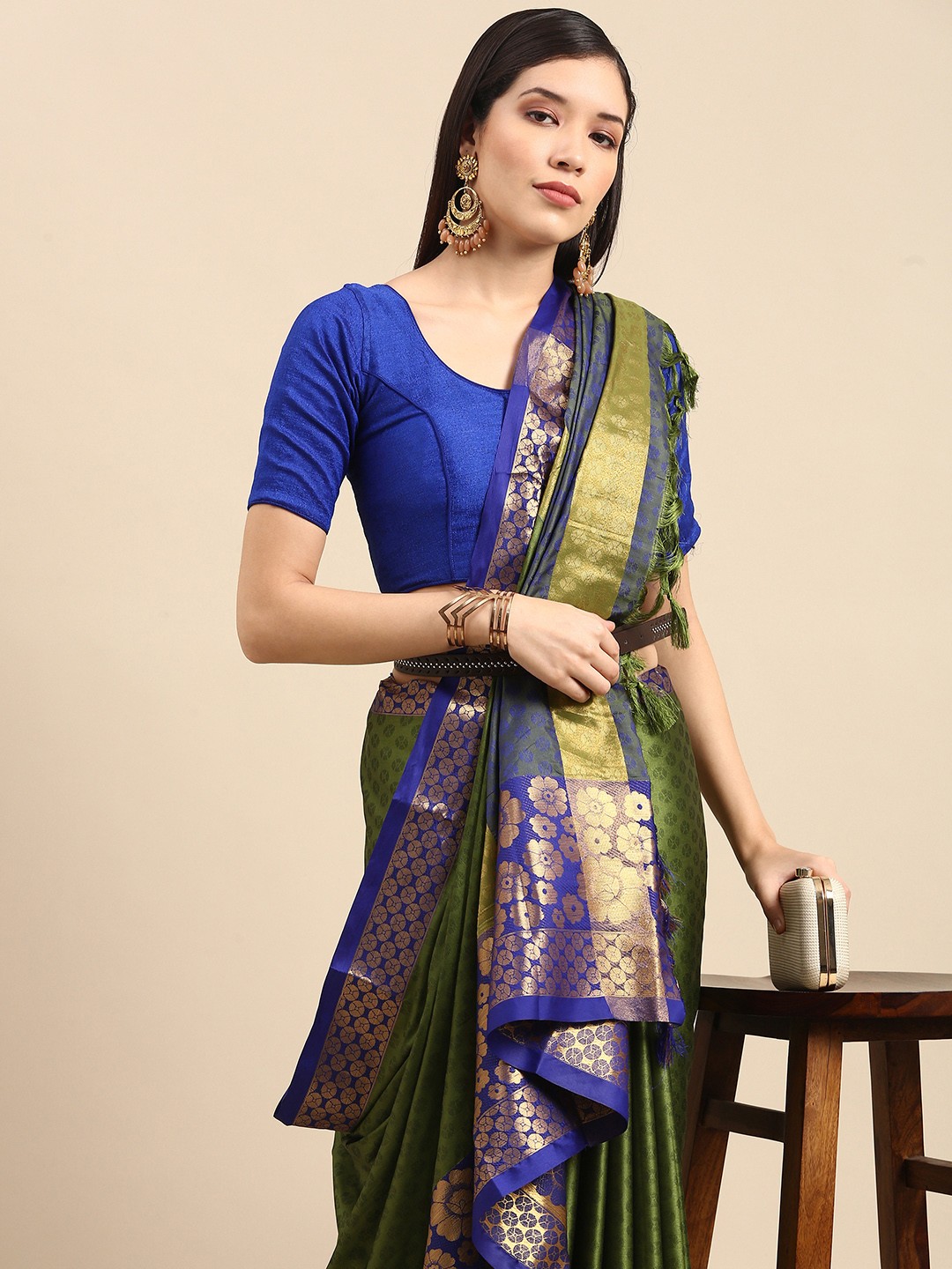 

Anouk Green Floral Zari Pure Silk Banarasi Saree