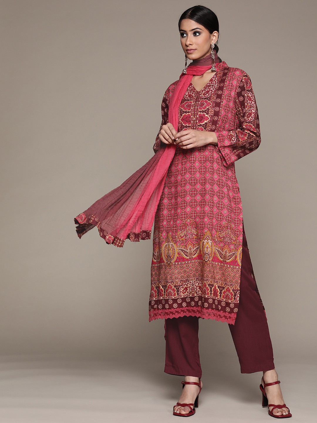 

aarke Ritu Kumar Women Pink & White Floral Printed Kurta with Trousers & With Dupatta