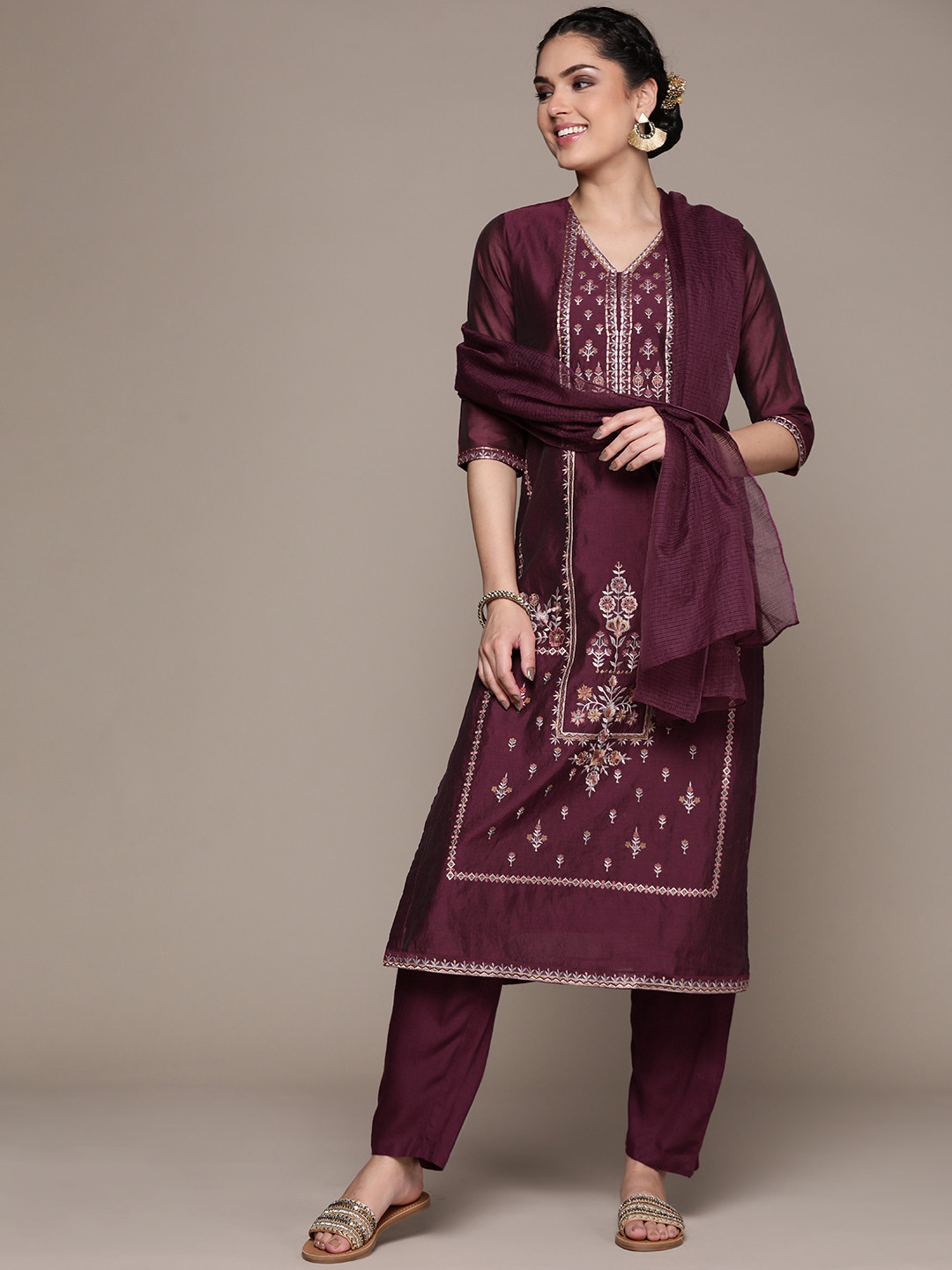 

aarke Ritu Kumar Women Purple Printed Regular Gotta Patti Kurta with Trousers
