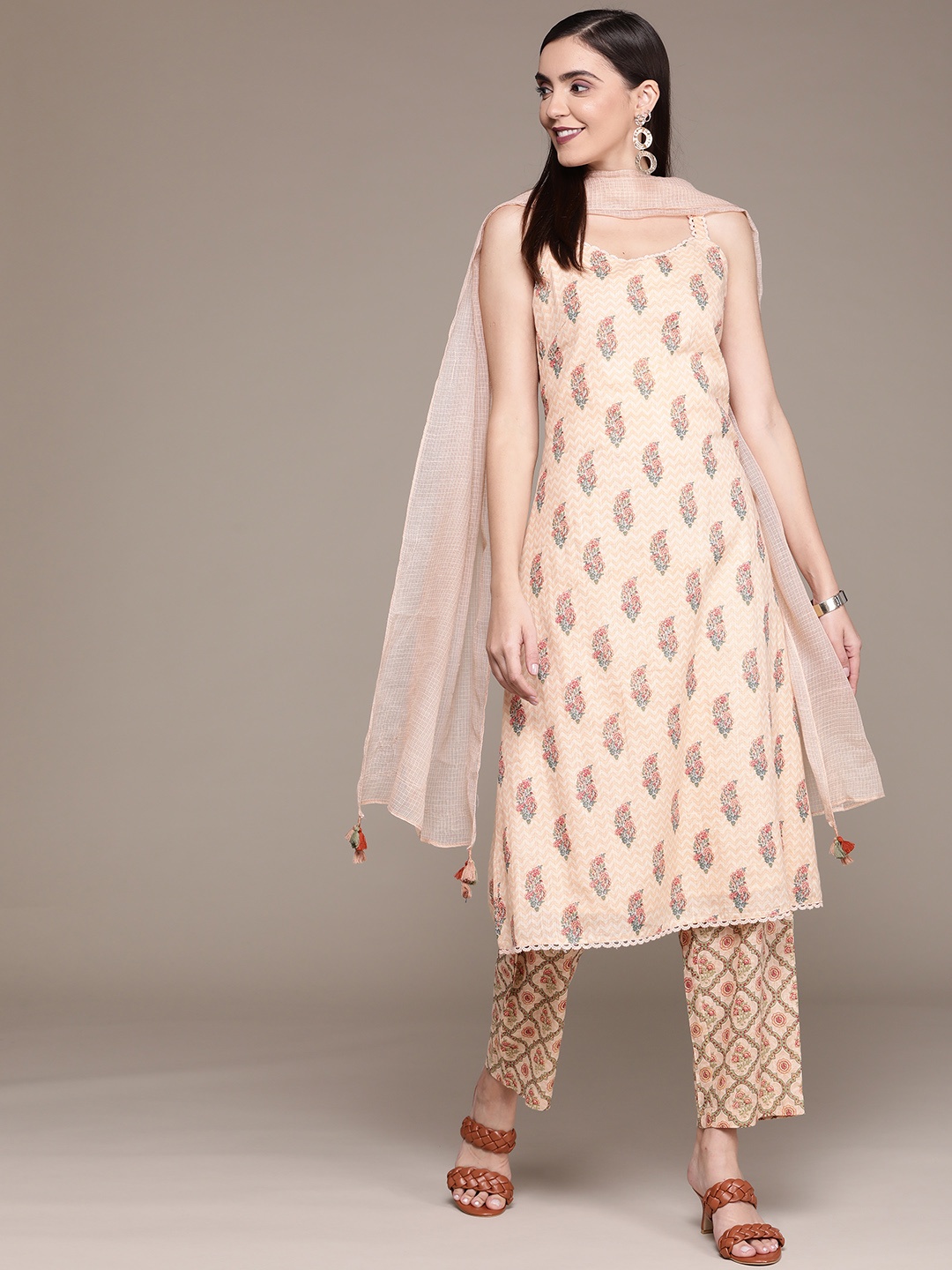 

aarke Ritu Kumar Women Peach-Coloured & Green Ethnic Print Kurta with Trousers & Dupatta