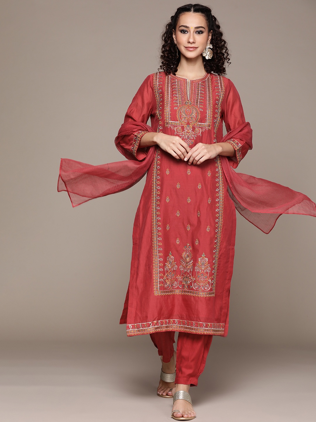 

aarke Ritu Kumar Women Red Embroidered Regular Kurta with Trousers & With Dupatta