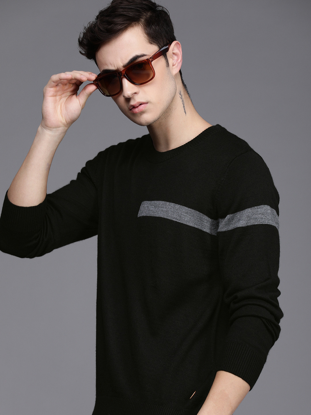 

Raymond Men Black Solid Round Neck Long Sleeves Pullover Sweater